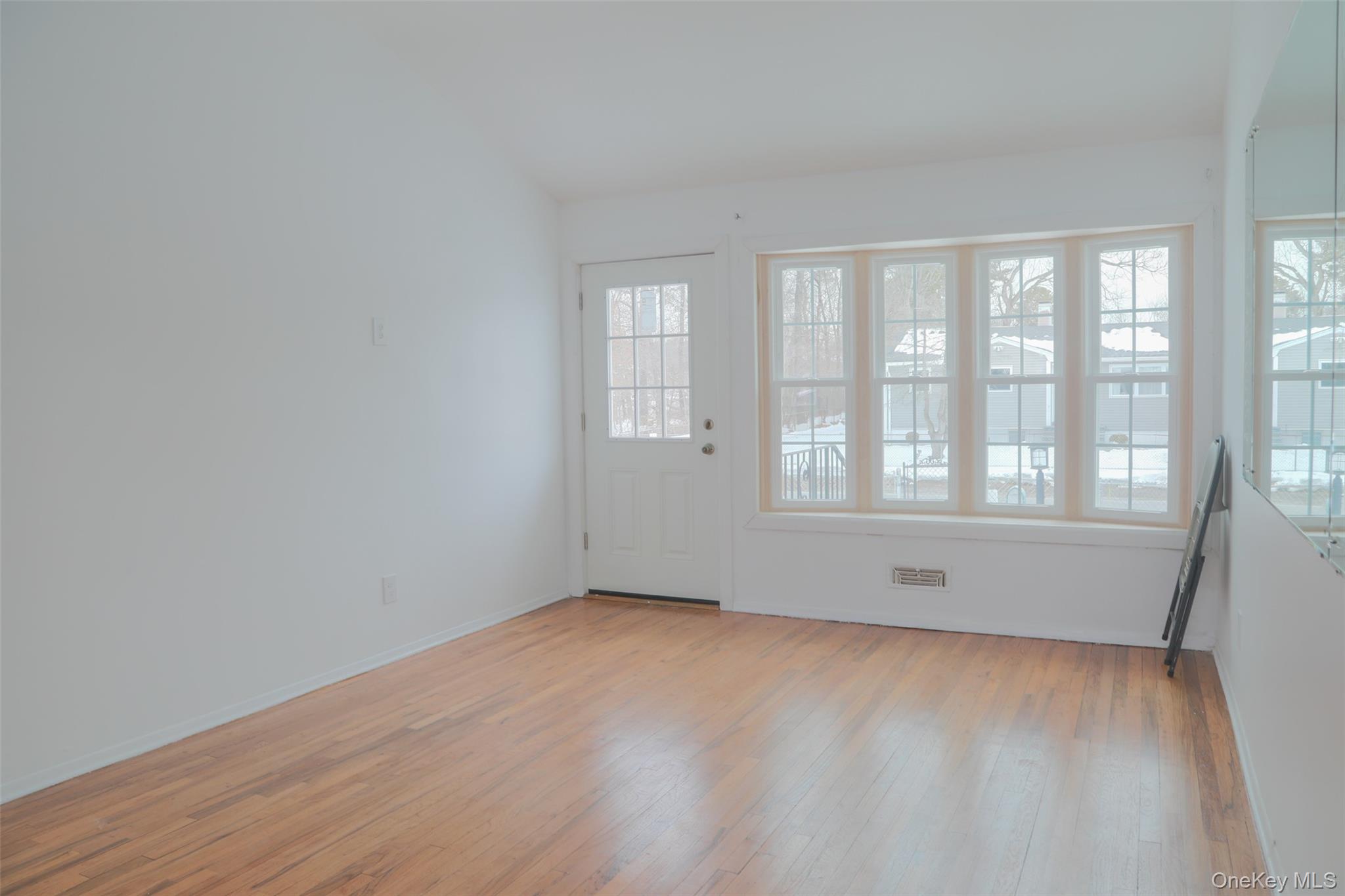 #6 photo, 188 Forrest Place, 東長島 海湾 Bay Shore , NY 11706