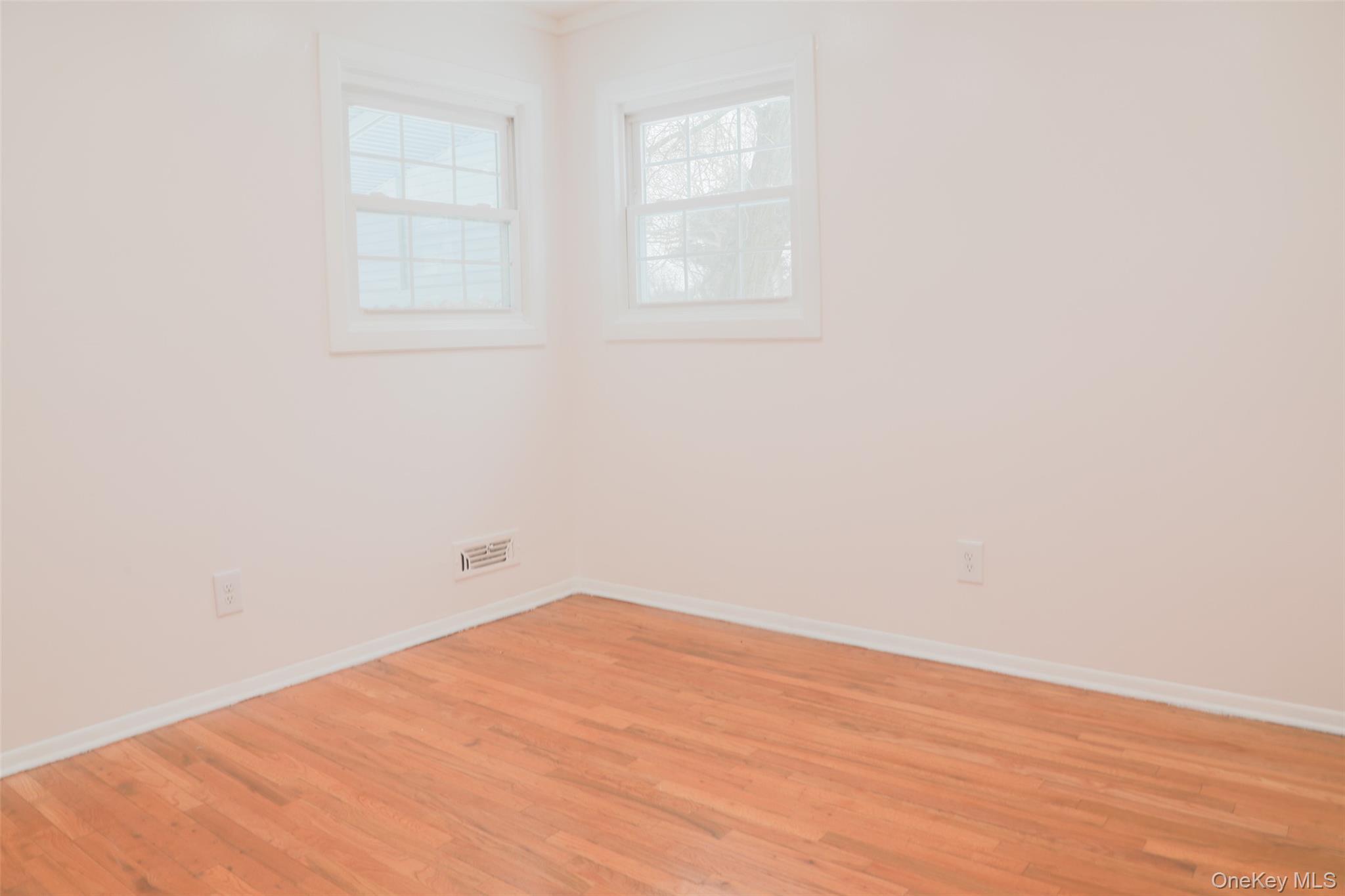 #9 photo, 188 Forrest Place, 東長島 海湾 Bay Shore , NY 11706