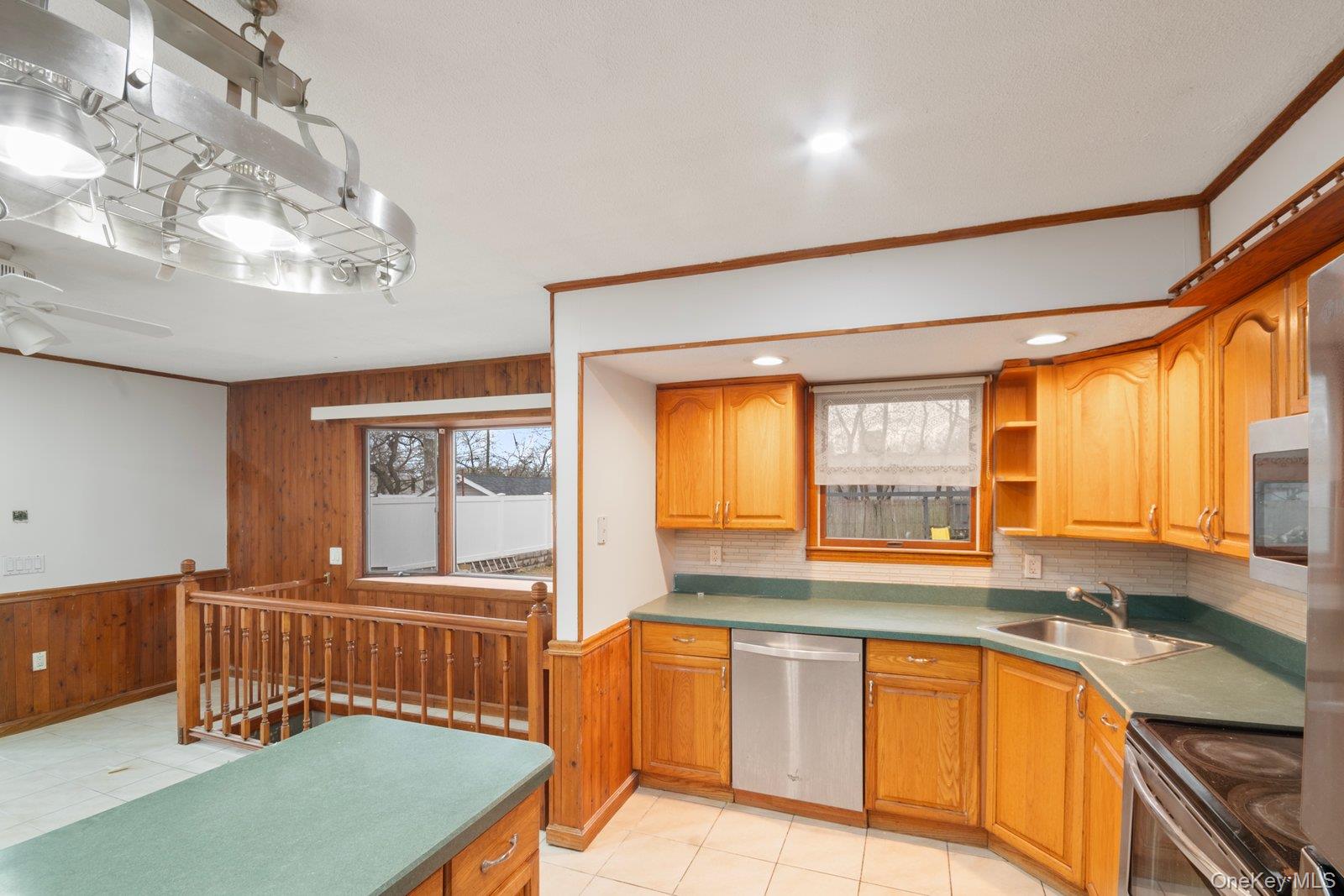 #7 photo, 250 Spur Drive, 东长岛 海湾 Bay Shore , NY 11706