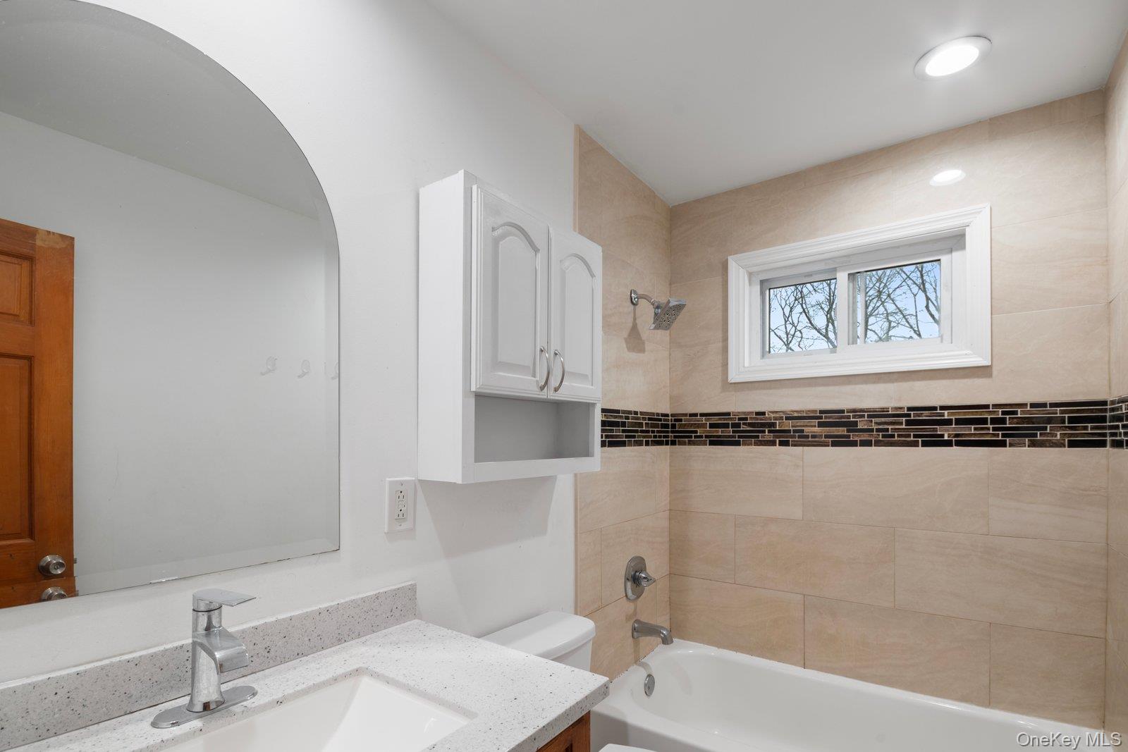 #9 photo, 250 Spur Drive, 东长岛 海湾 Bay Shore , NY 11706