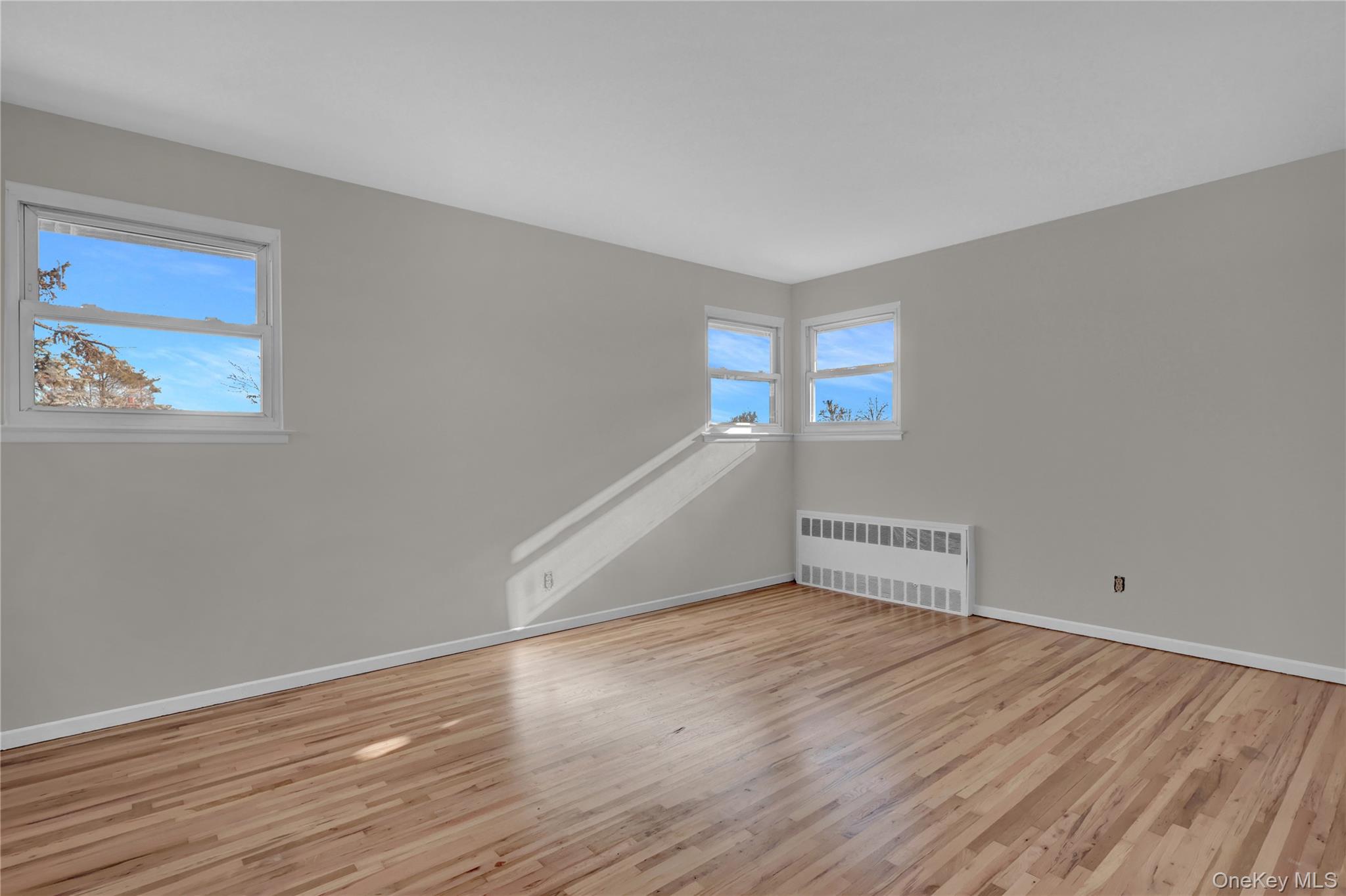 #13 photo, 101 Beverly Place, Levittown , NY 11756