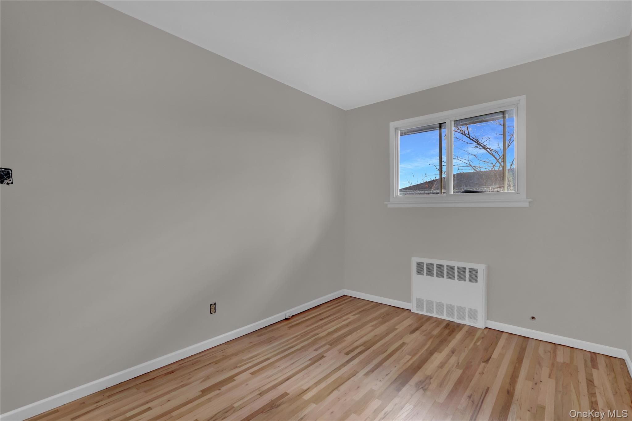 #17 photo, 101 Beverly Place, Levittown , NY 11756