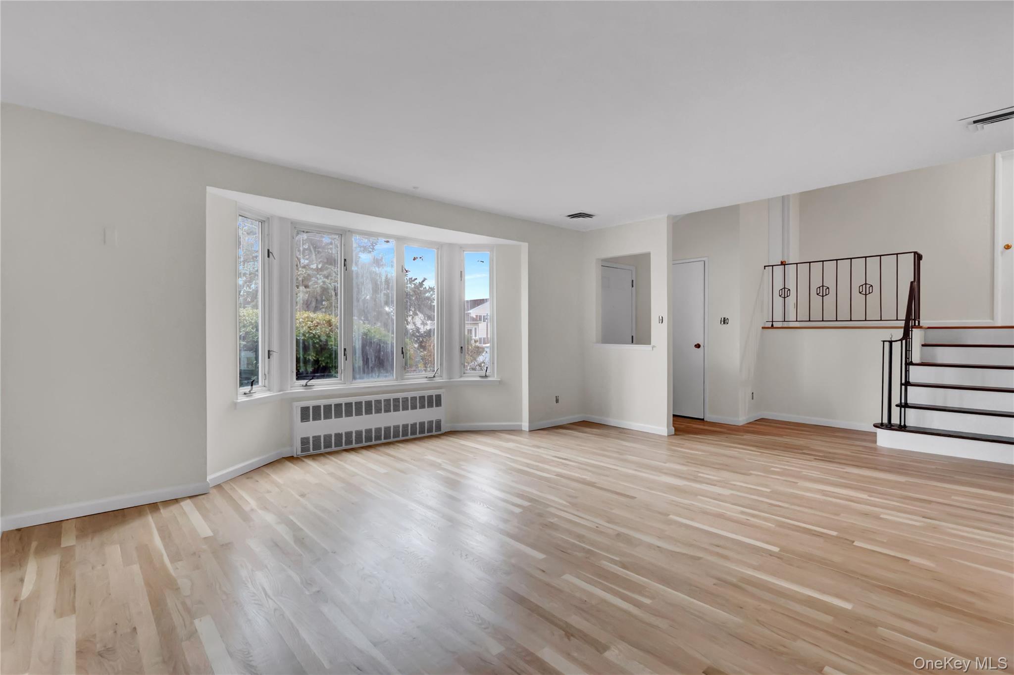 #5 photo, 101 Beverly Place, Levittown , NY 11756