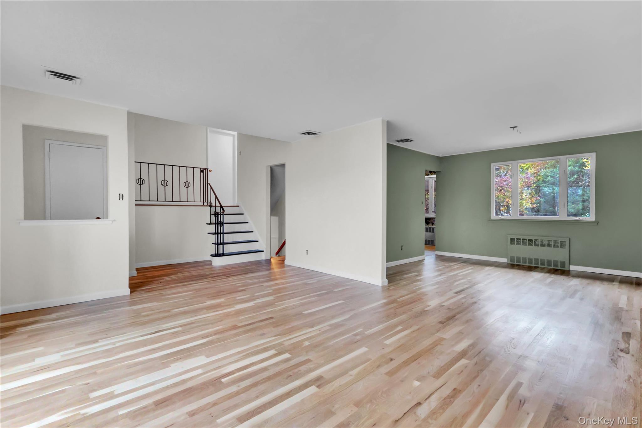 #6 photo, 101 Beverly Place, Levittown , NY 11756