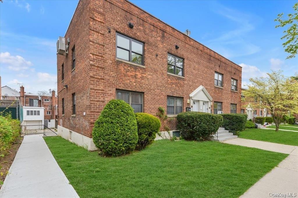 #1 photo, 144-11 77 Road, קווינס Kew Garden Hills , NY 11367