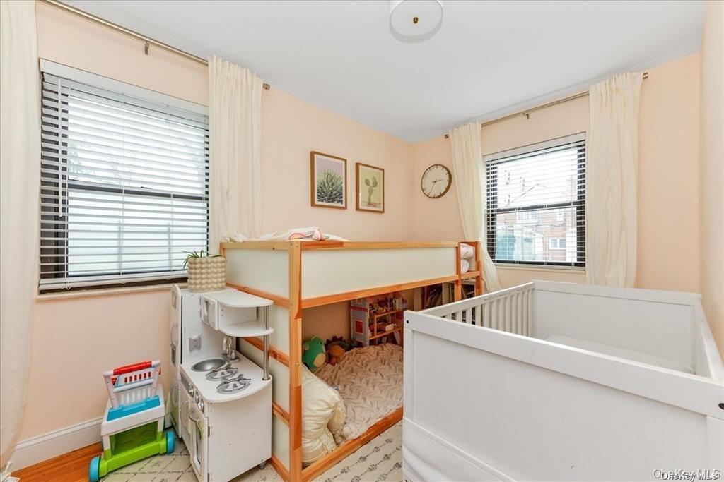 #16 photo, 144-11 77 Road, קווינס Kew Garden Hills , NY 11367