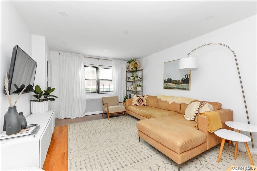 #5 photo, 144-11 77 Road, קווינס Kew Garden Hills , NY 11367