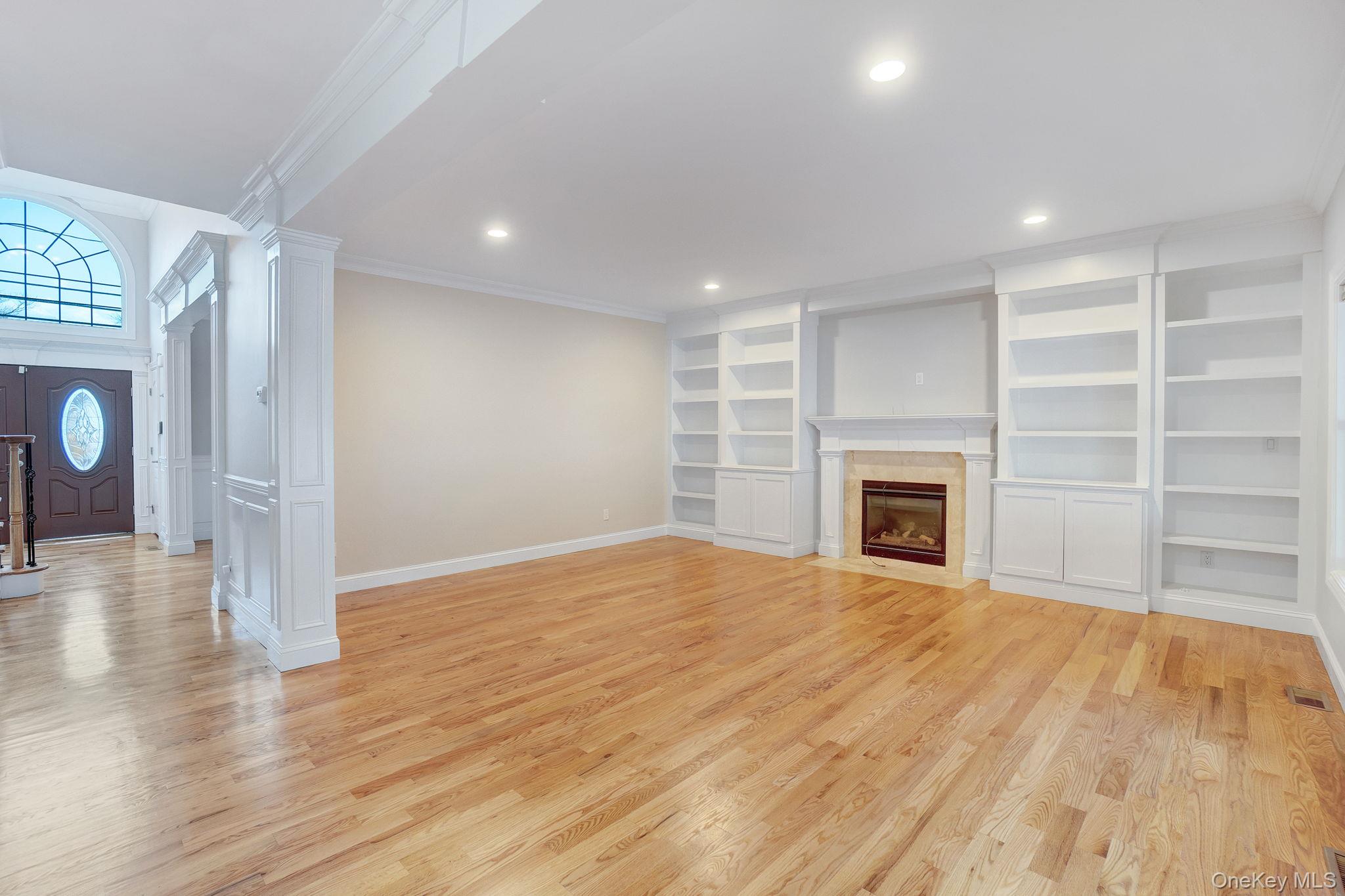 #8 photo, 134 10 th Street, हिक्सविले Hicksville , NY 11801