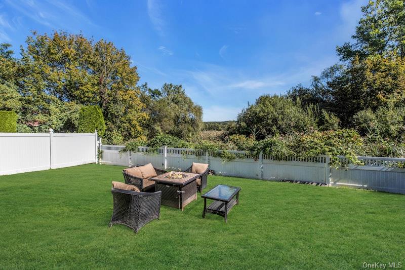 #3 photo, 3 Bayview Place, Locust Valley , NY 11560