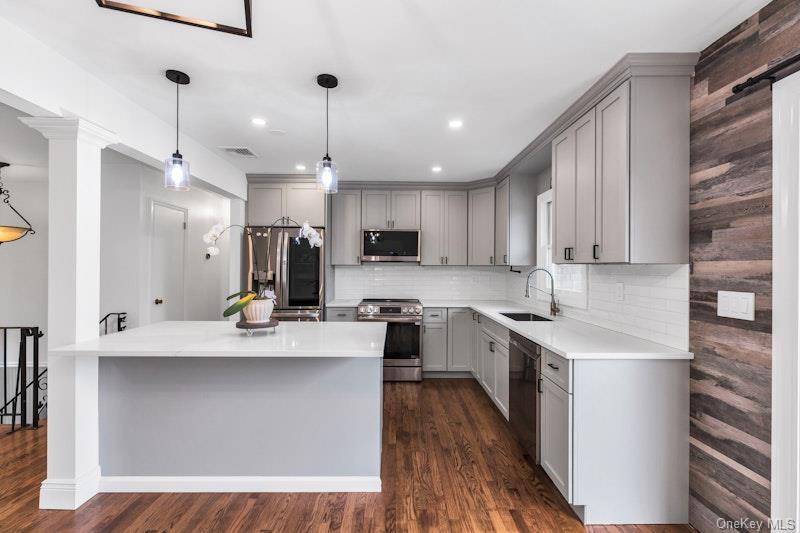 #7 photo, 3 Bayview Place, Locust Valley , NY 11560