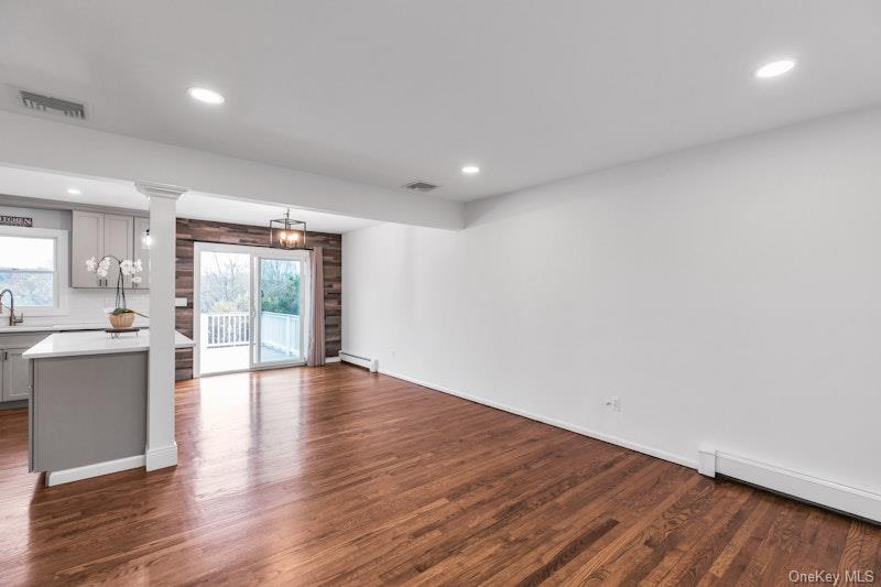 #8 photo, 3 Bayview Place, Locust Valley , NY 11560