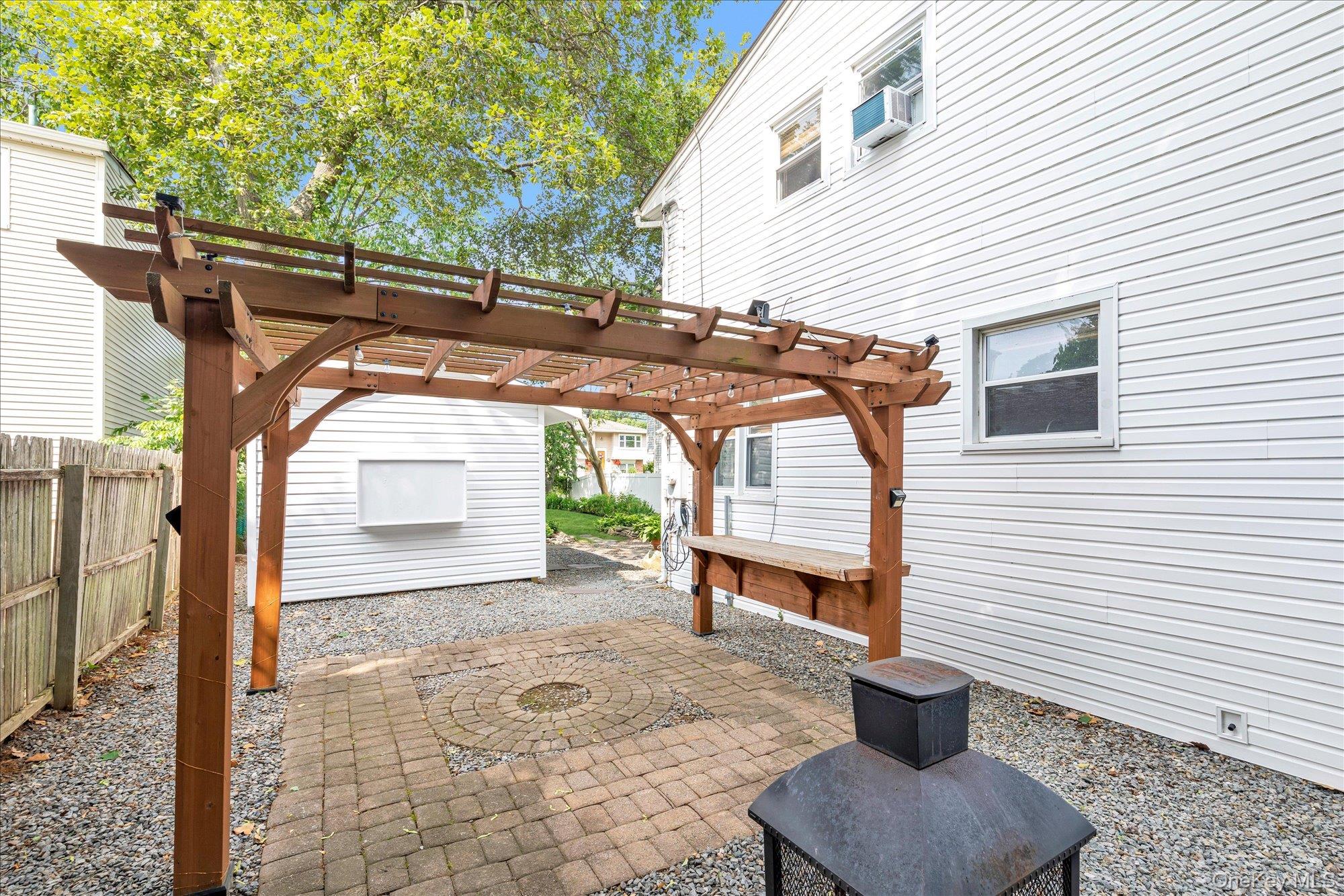 #17 photo, 13 7th Street, Bayville , NY 11709