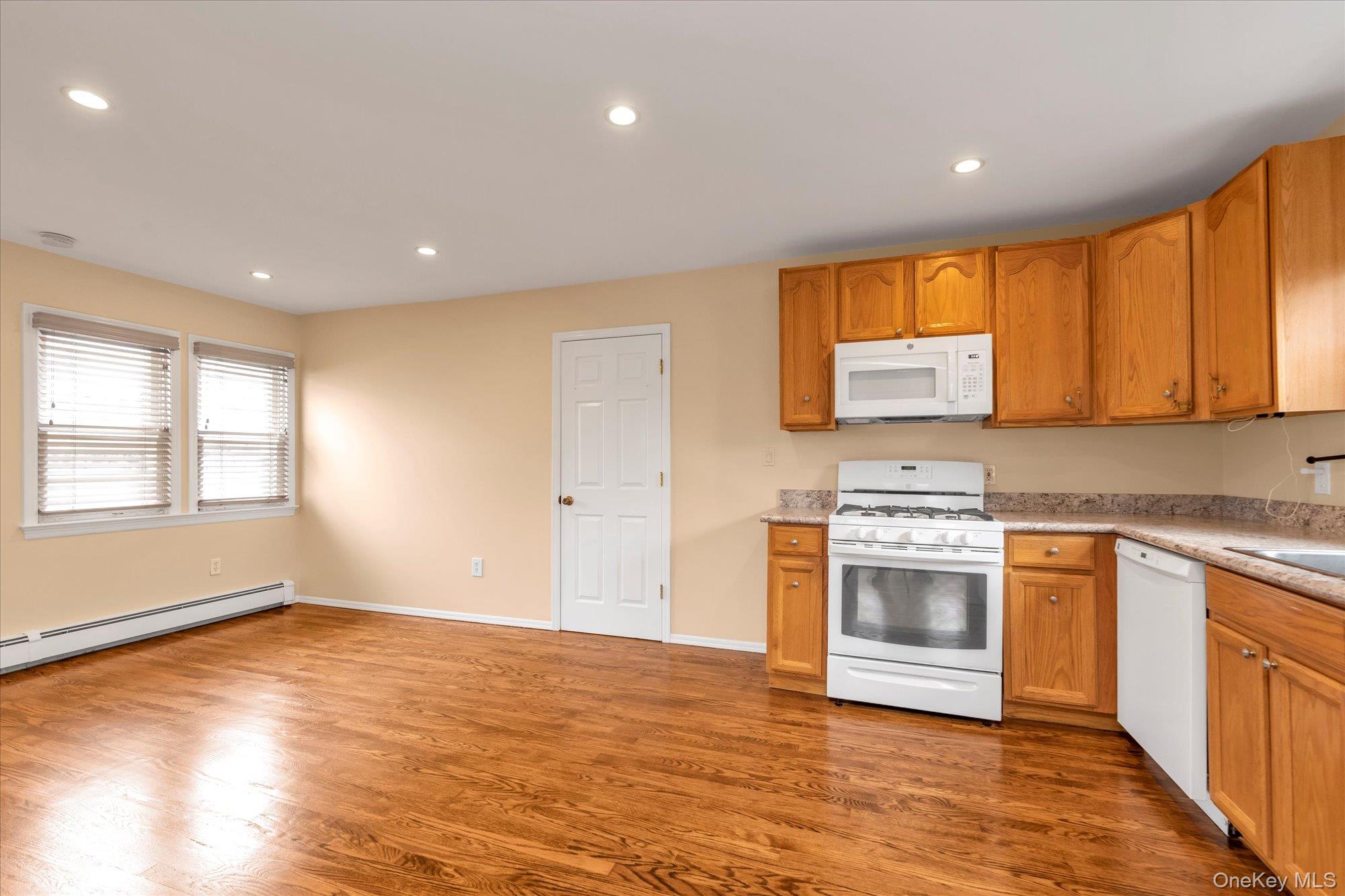 #8 photo, 13 7th Street, Bayville , NY 11709