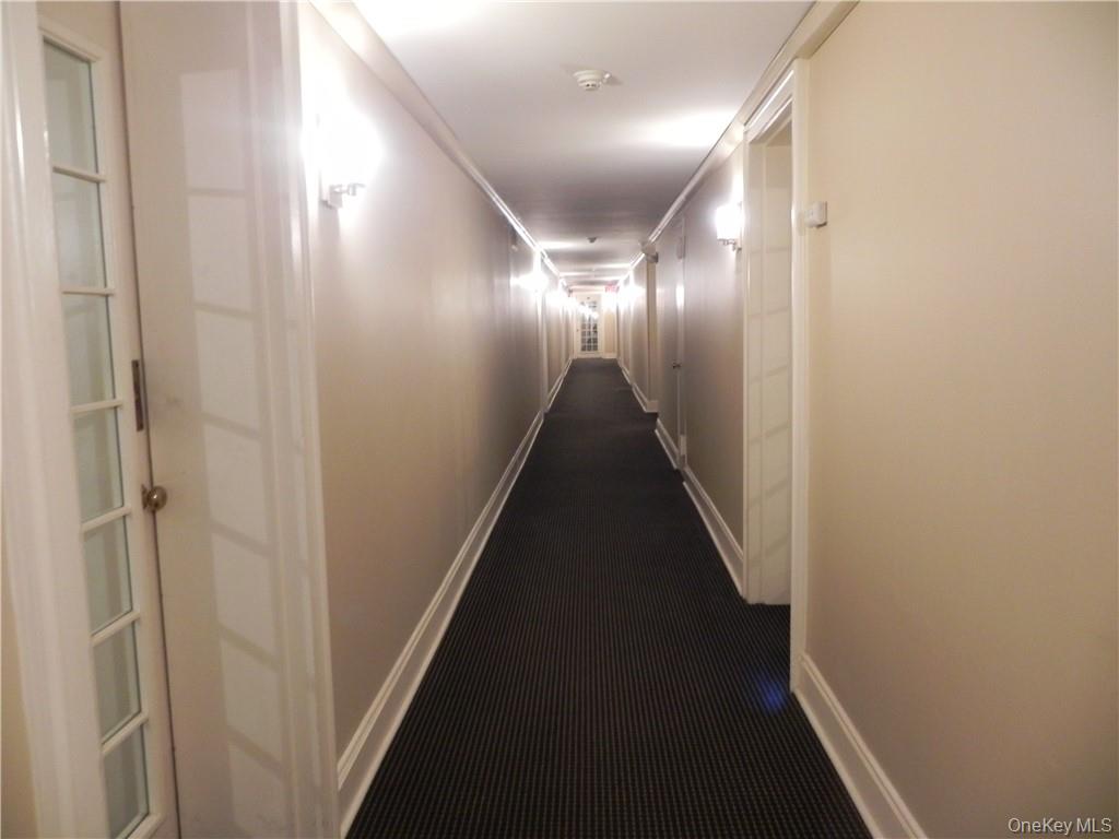 #7 photo, 1 Consulate Drive, Tuckahoe , NY 10707