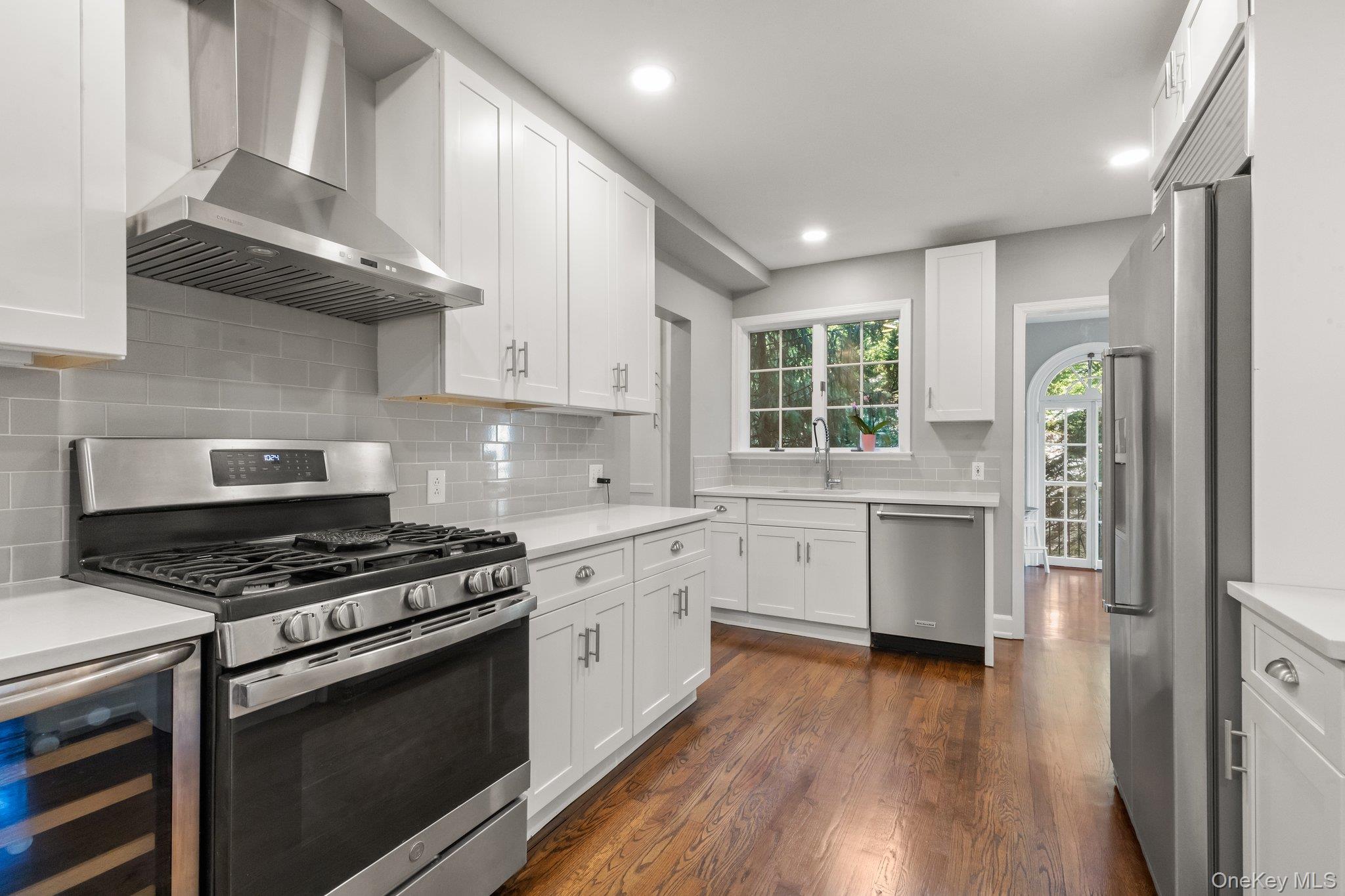 #14 photo, 16 Lyons Place, Larchmont , NY 10538