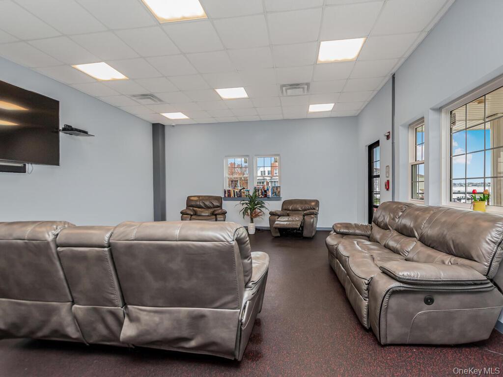 #8 photo, 169 Surf Drive, 브롱크스 Bronx , NY 10473