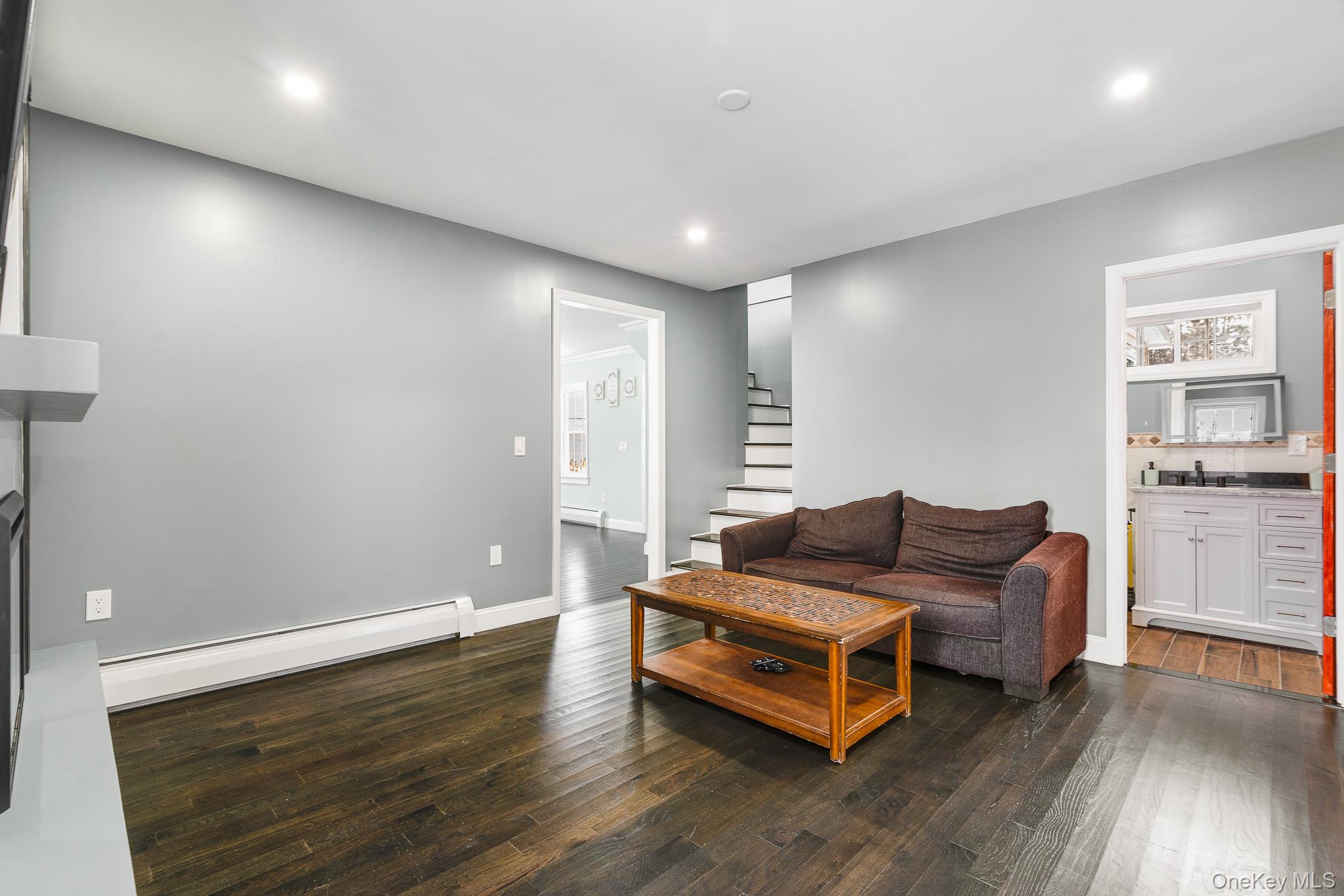 #18 photo, 104 S Quaker Lane, Hyde Park , NY 12538