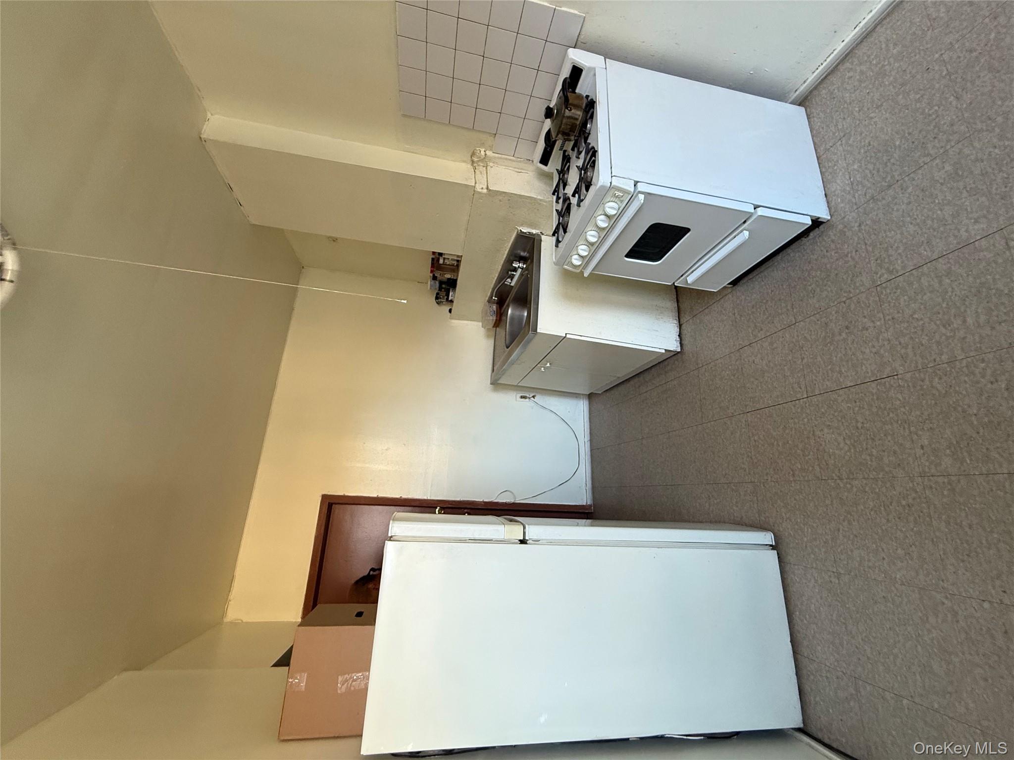 #4 photo, 950 Rev James Polite Avenue, 브롱크스 Bronx , NY 10459