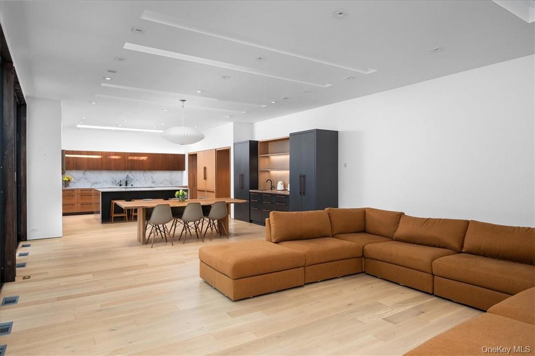 #10 photo, 971 Fenimore Road, Larchmont , NY 10538