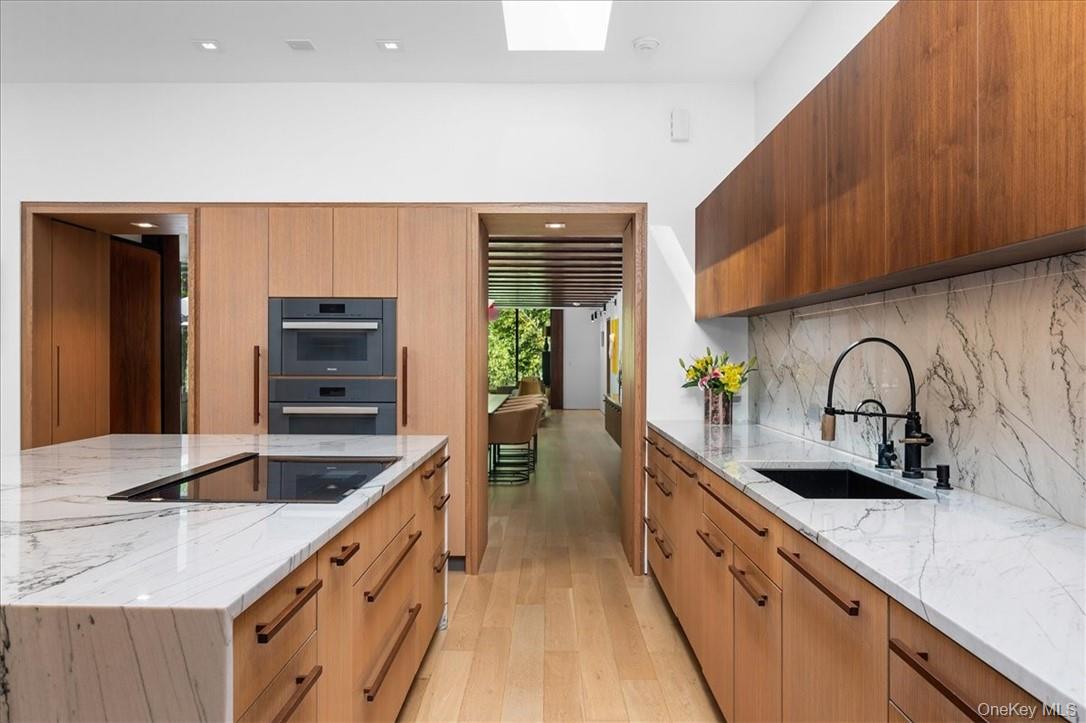 #4 photo, 971 Fenimore Road, Larchmont , NY 10538