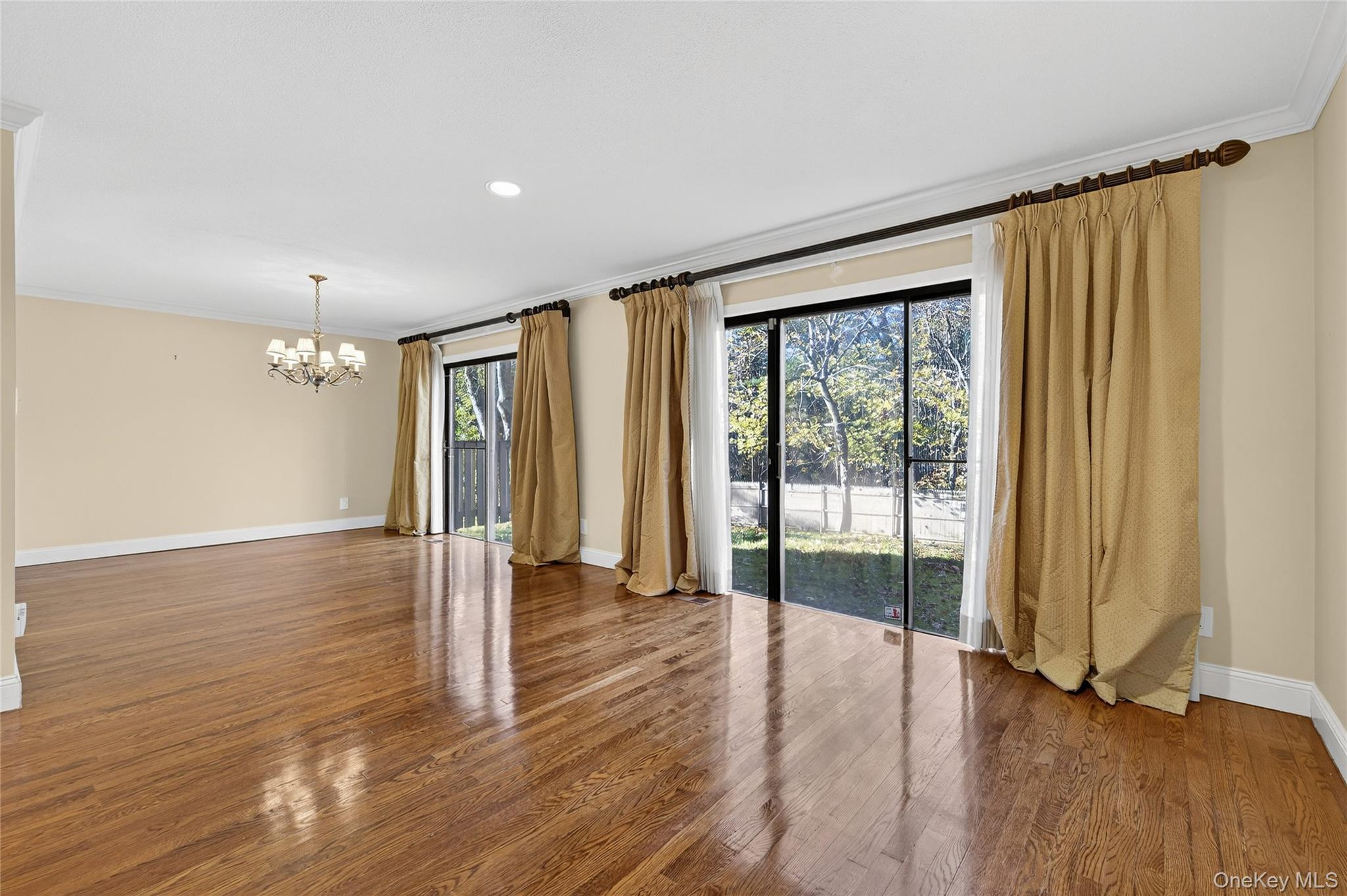 #10 photo, 7 Meadowood Drive, Jericho , NY 11753