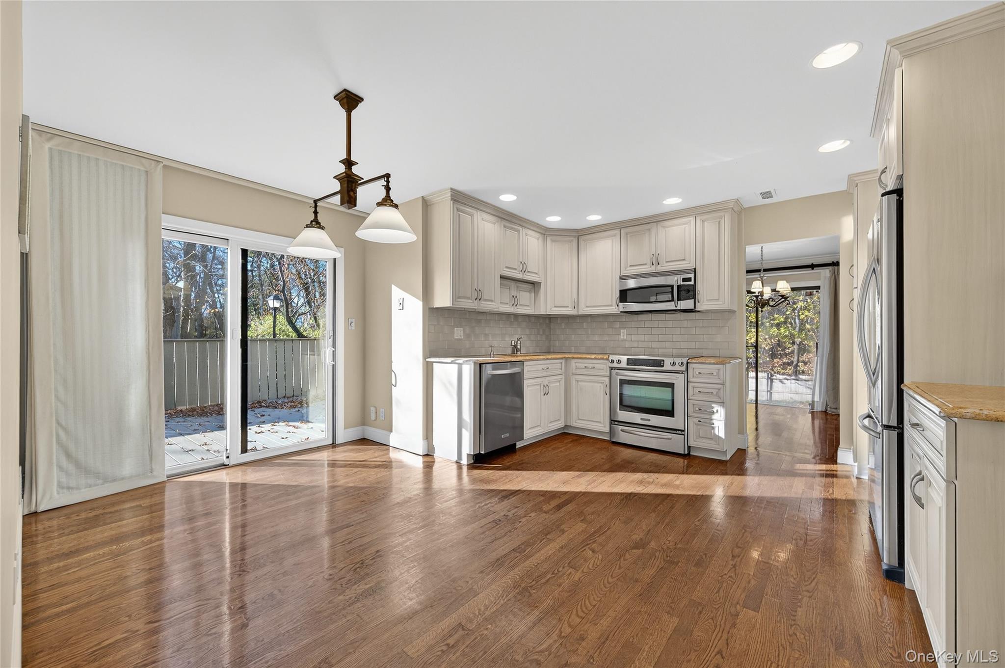 #15 photo, 7 Meadowood Drive, Jericho , NY 11753