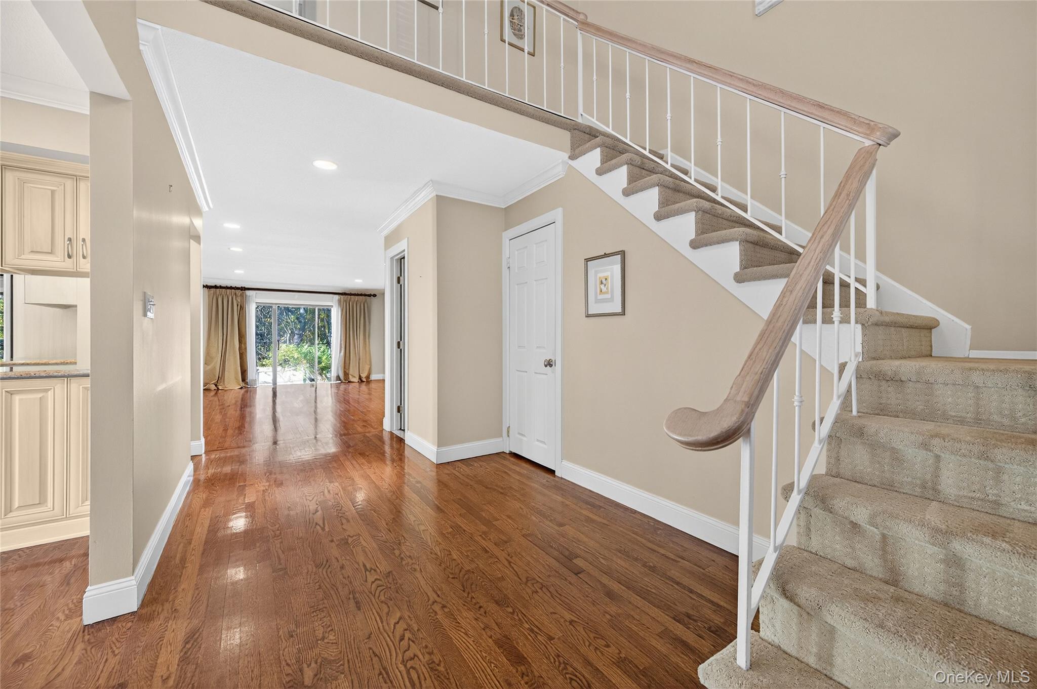 #3 photo, 7 Meadowood Drive, Jericho , NY 11753