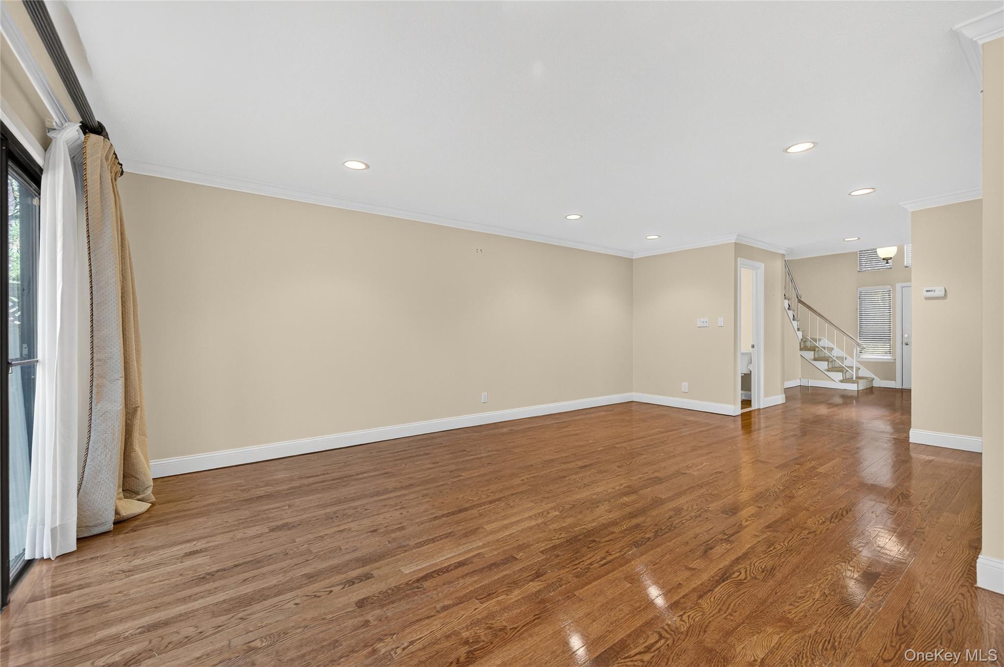 #6 photo, 7 Meadowood Drive, Jericho , NY 11753