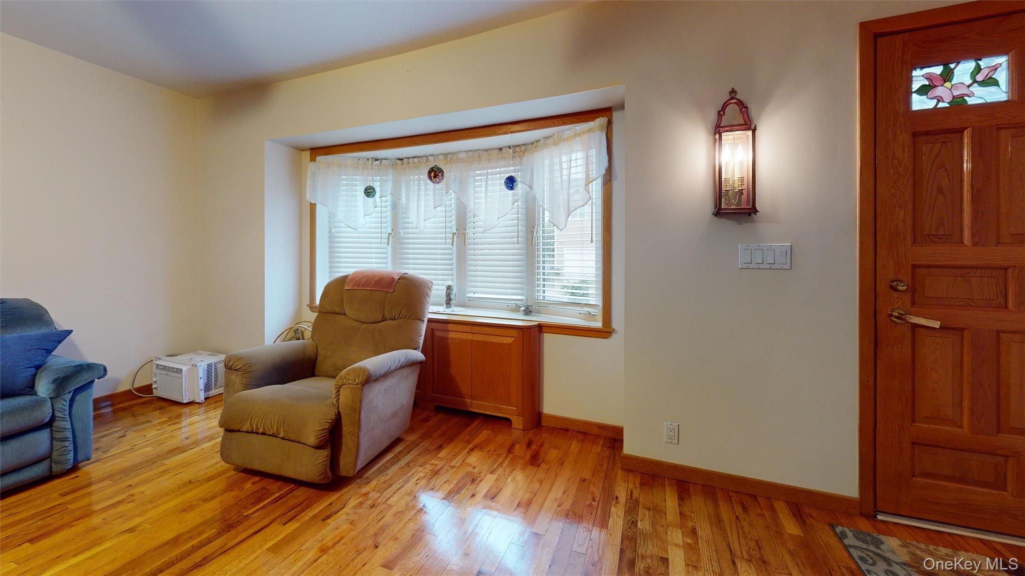 #3 photo, 120 Barrymore Boulevard, Franklin Square , NY 11010