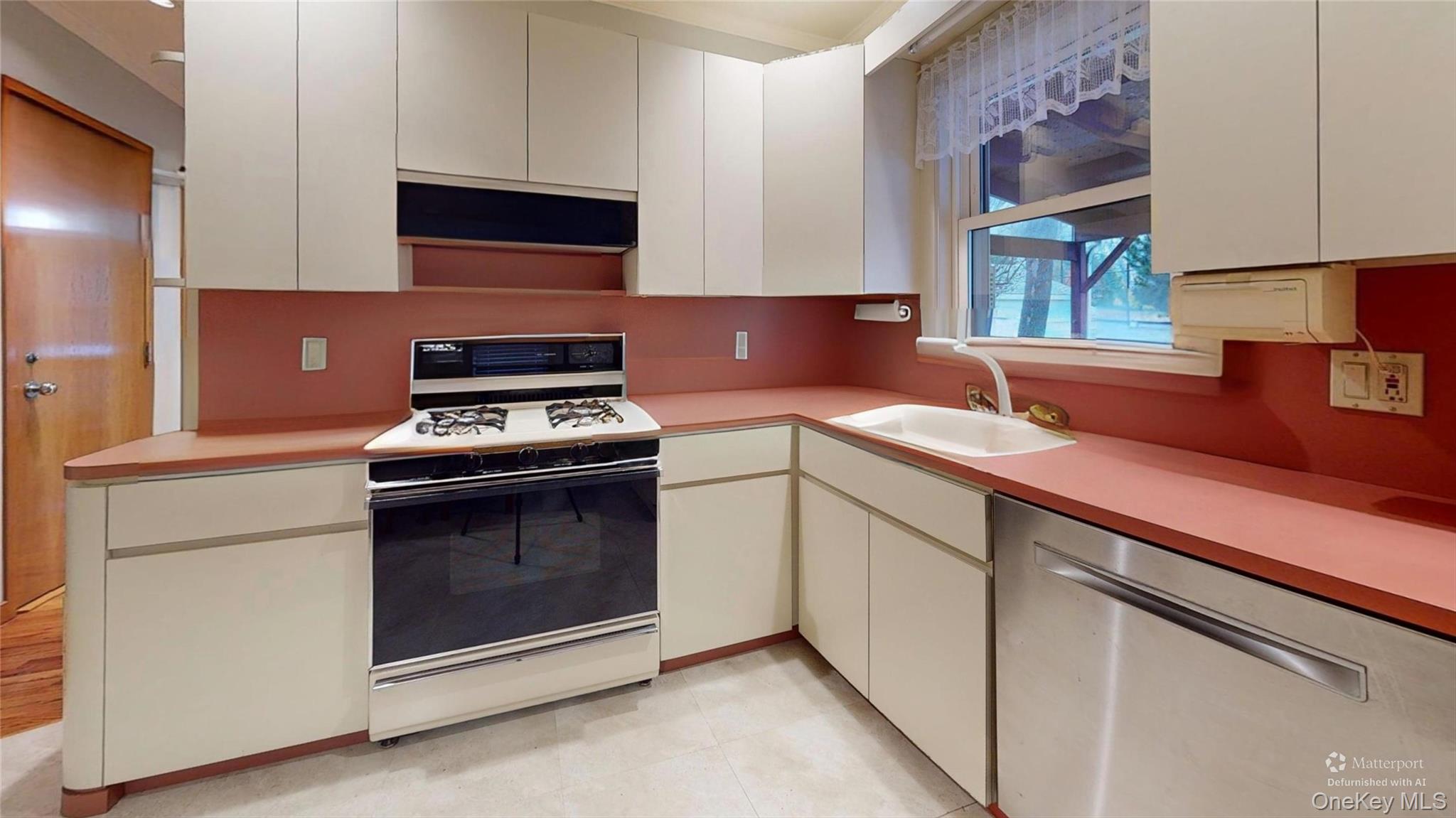 #5 photo, 120 Barrymore Boulevard, Franklin Square , NY 11010