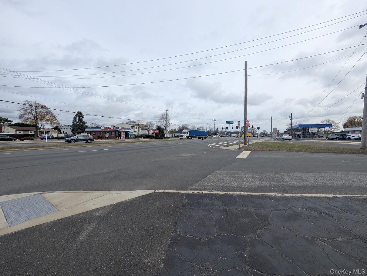 #17 photo, 900 Route 109, Lindenhurst , NY 11757