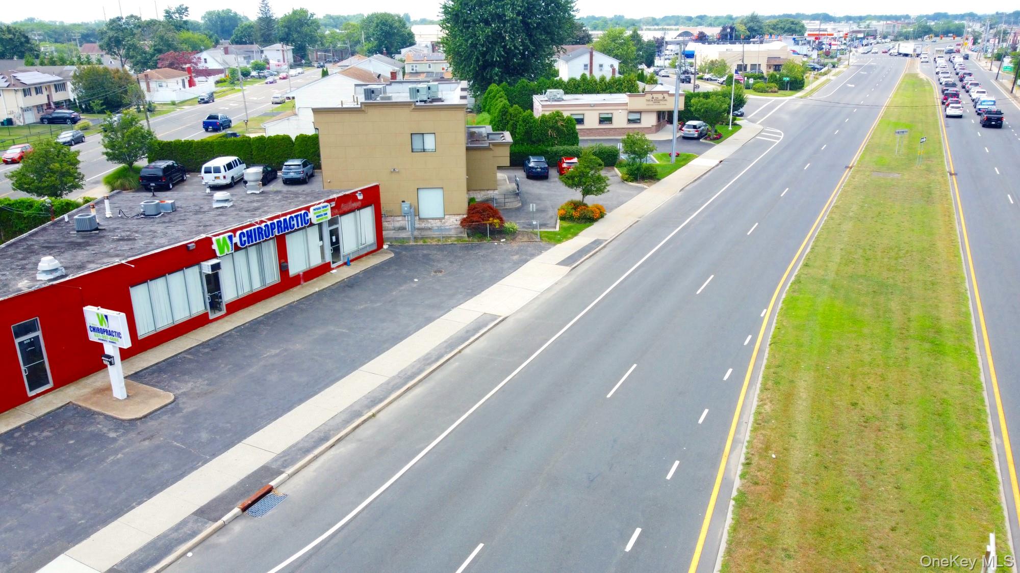 #7 photo, 900 Route 109, Lindenhurst , NY 11757