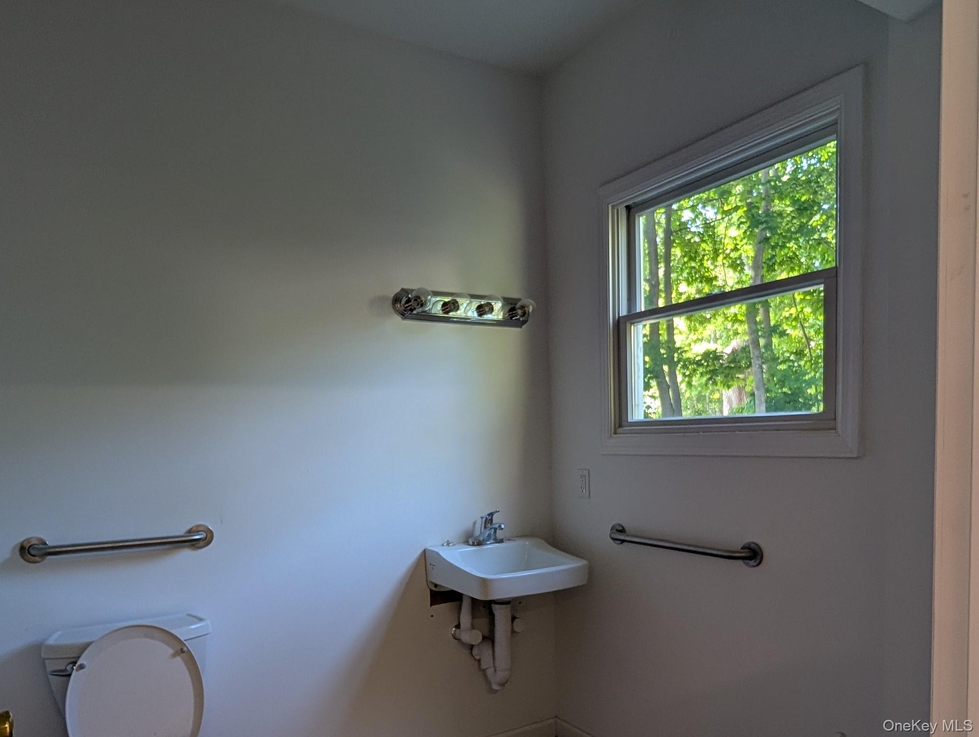 #5 photo, 567 Route 25A, 东长岛 Rocky Point , NY 11778