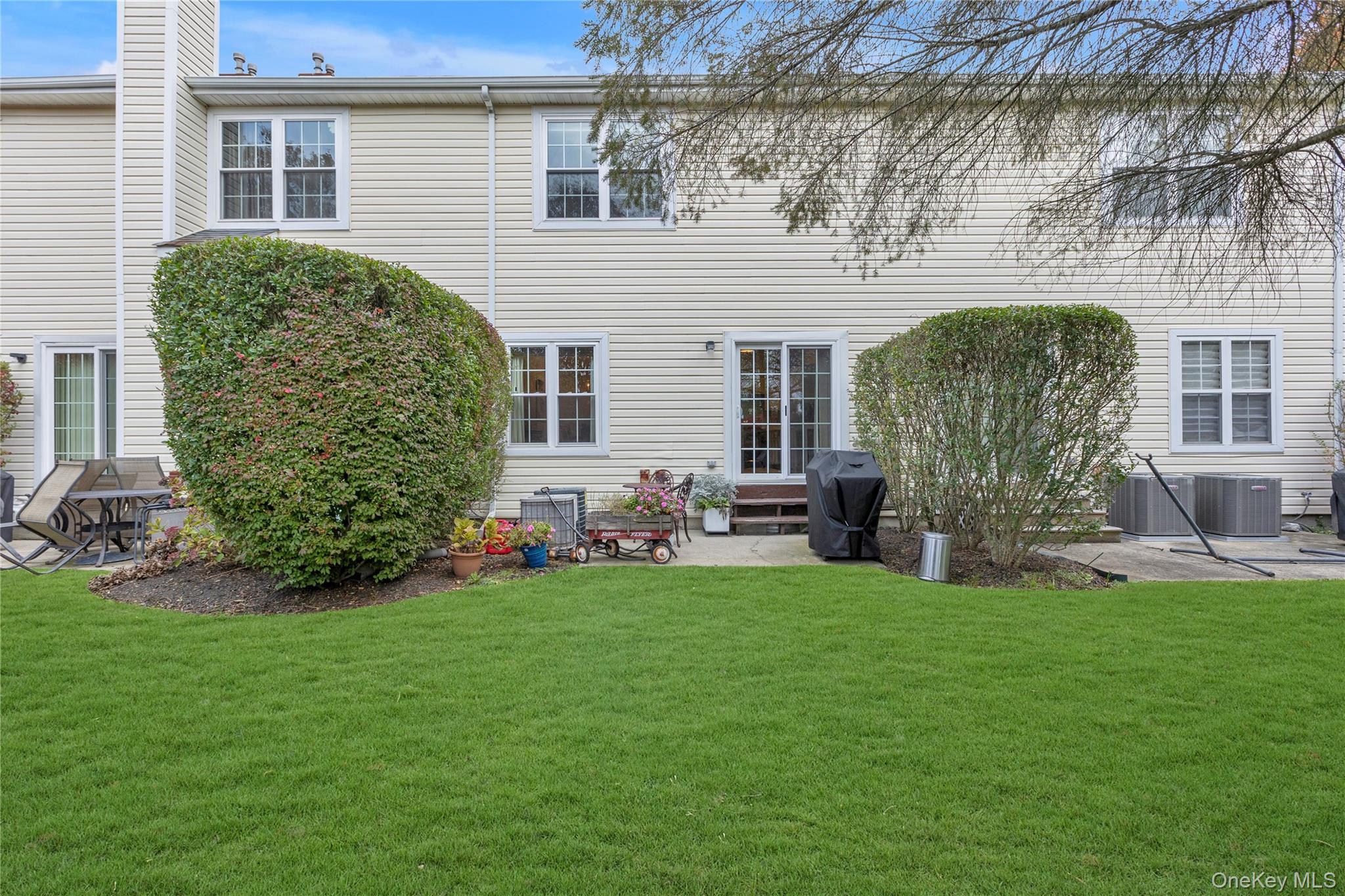 #17 photo, 32 Scarborough Drive, מחוז סאפוק Smithtown , NY 11787