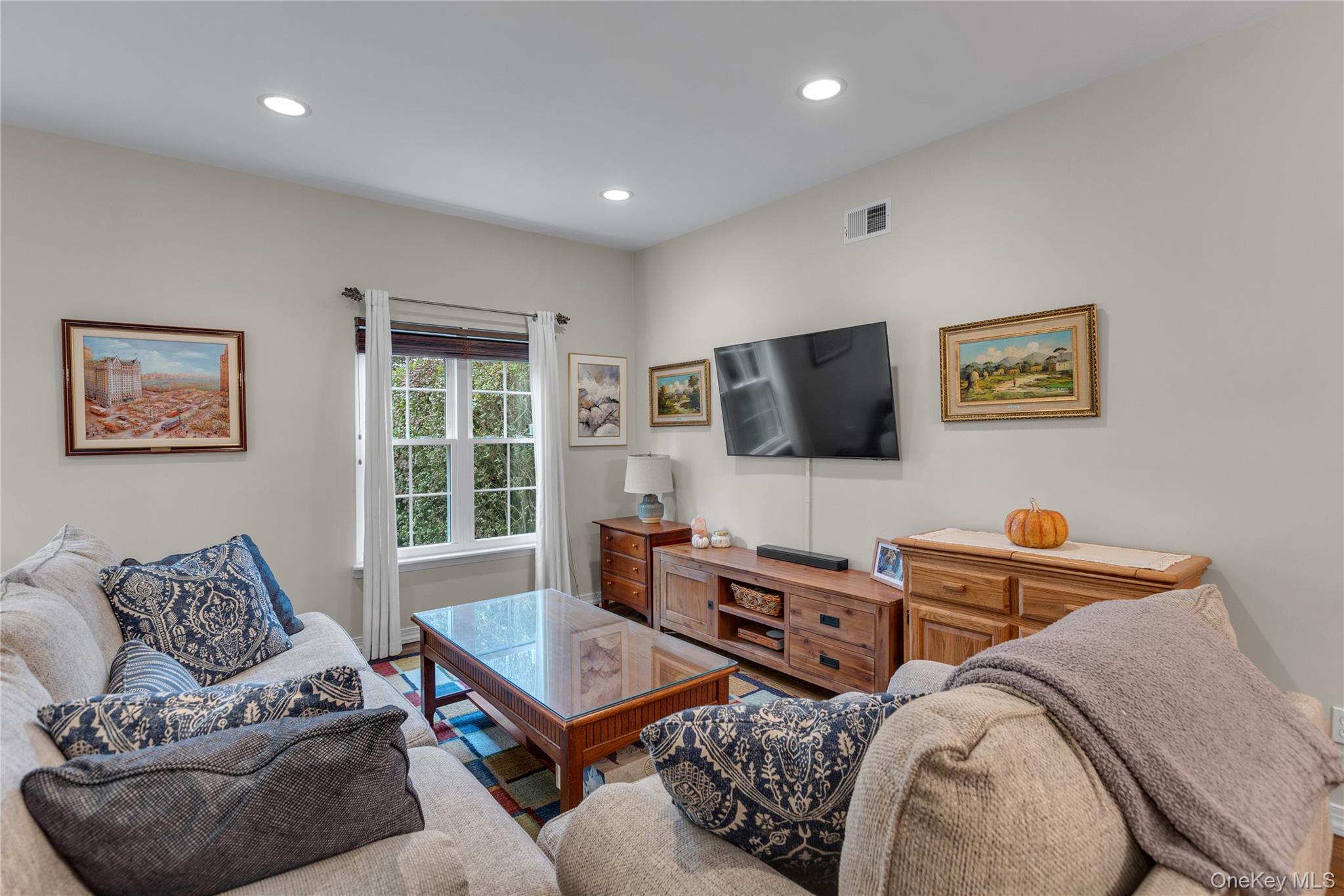 #4 photo, 32 Scarborough Drive, מחוז סאפוק Smithtown , NY 11787