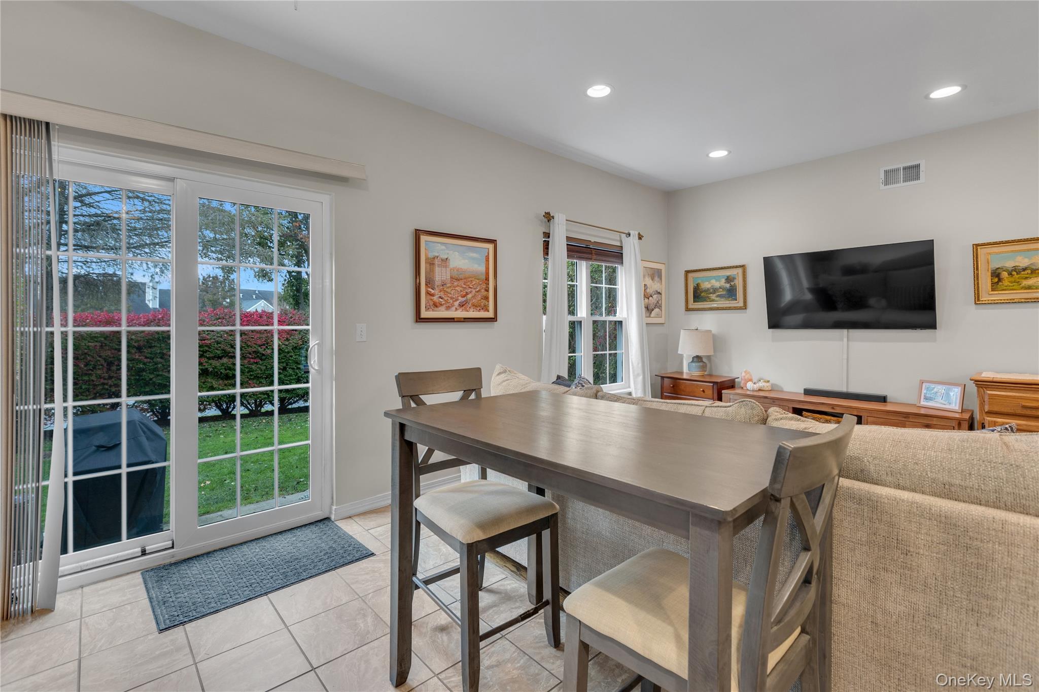 #5 photo, 32 Scarborough Drive, מחוז סאפוק Smithtown , NY 11787