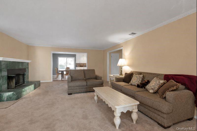 #8 photo, 39 Fleets Cove Road, سوفولك Huntington , NY 11743