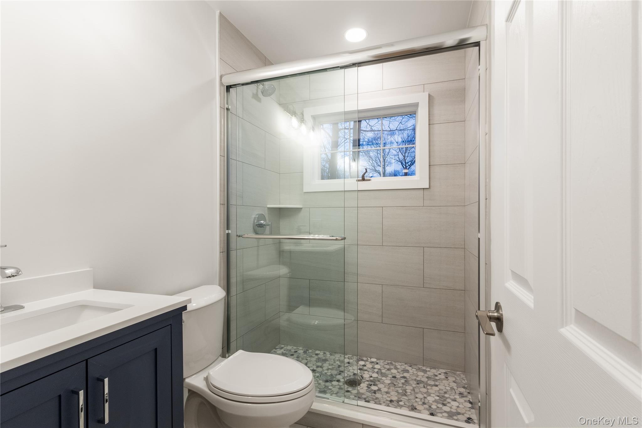 #3 photo, 10 Overbrook Street, সাফোক কাউন্টি Riverhead , NY 11901