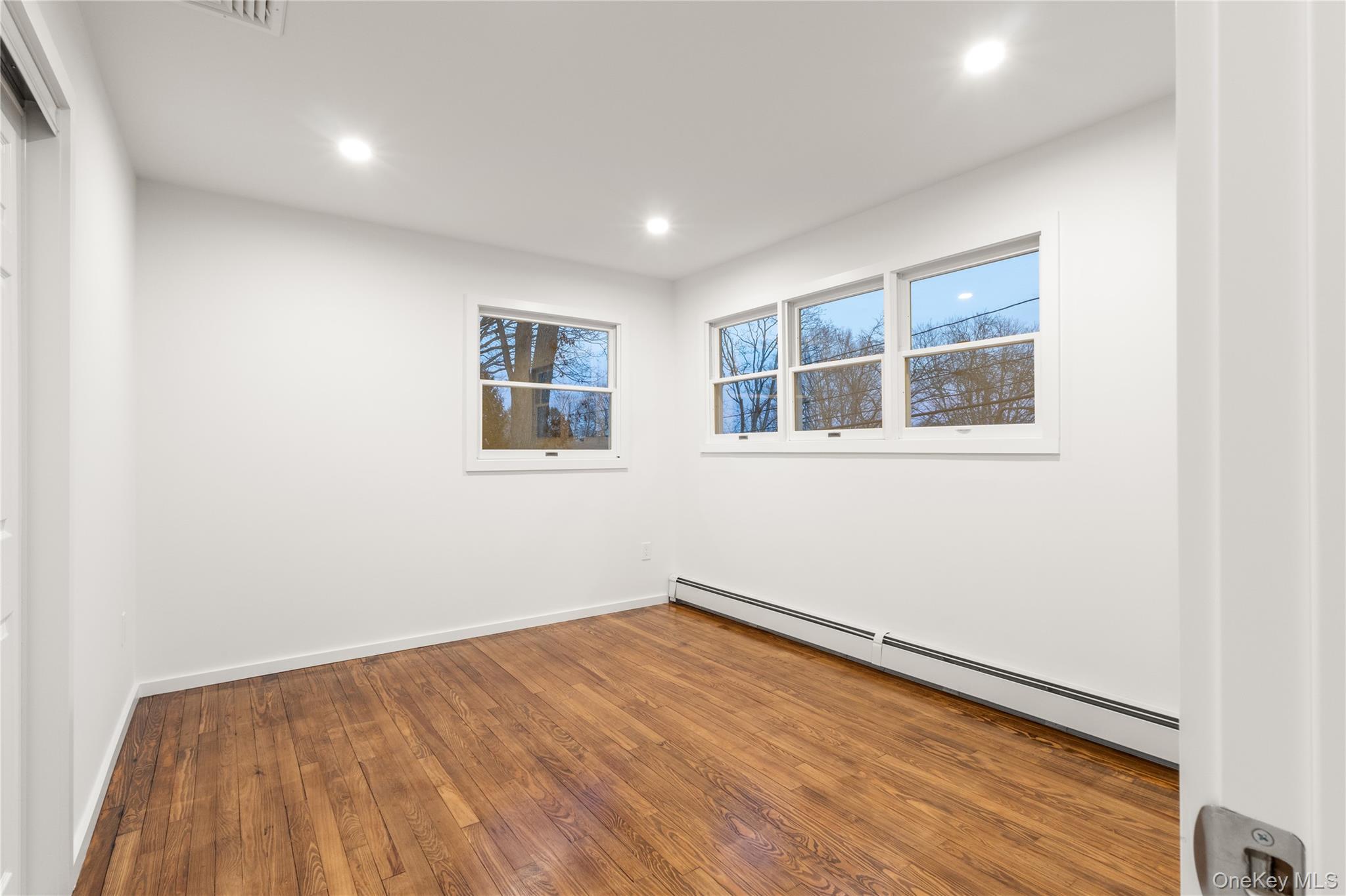 #4 photo, 10 Overbrook Street, সাফোক কাউন্টি Riverhead , NY 11901