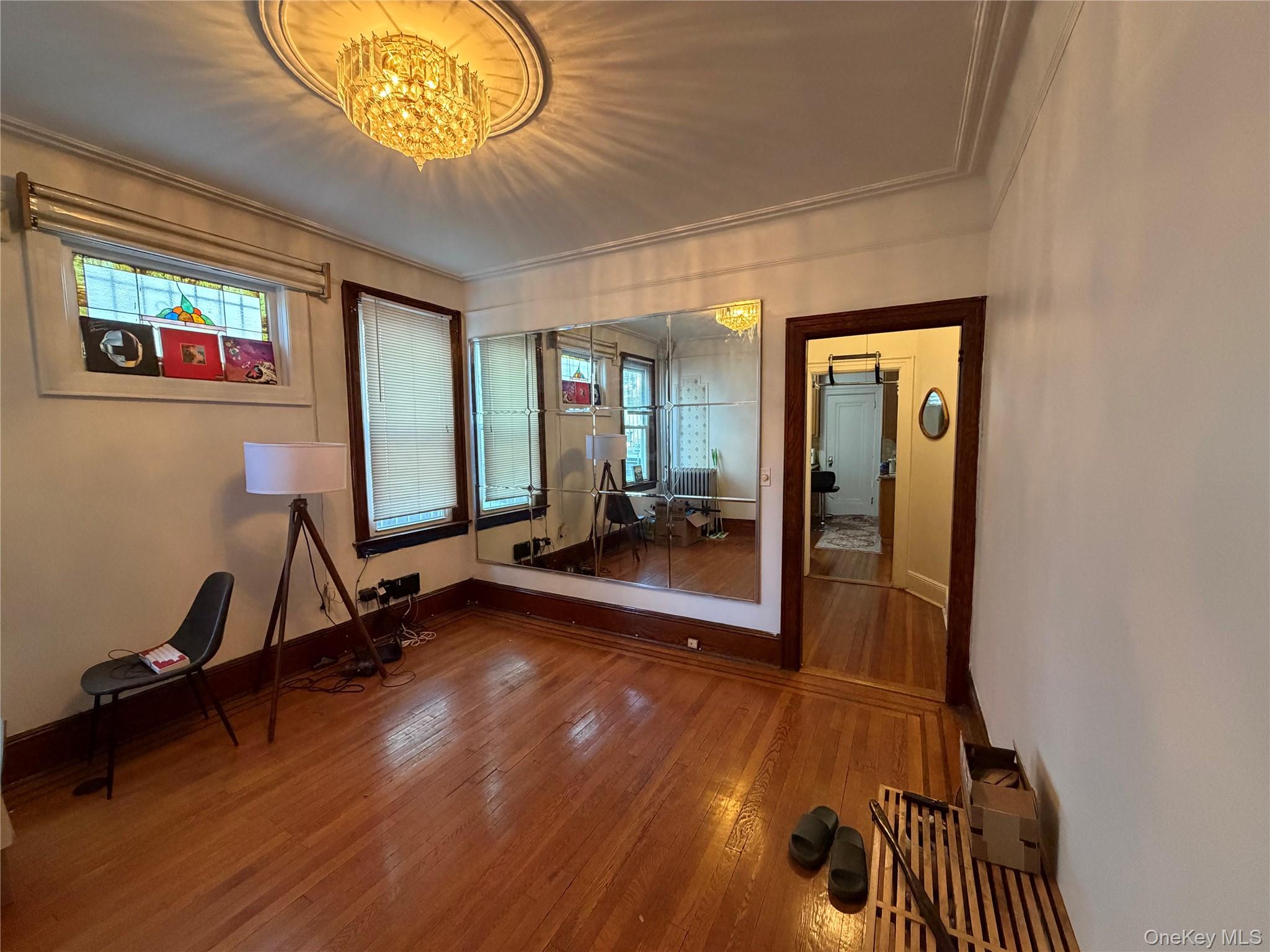 #11 photo, 40-36 69 Street, קווינס Woodside , NY 11377