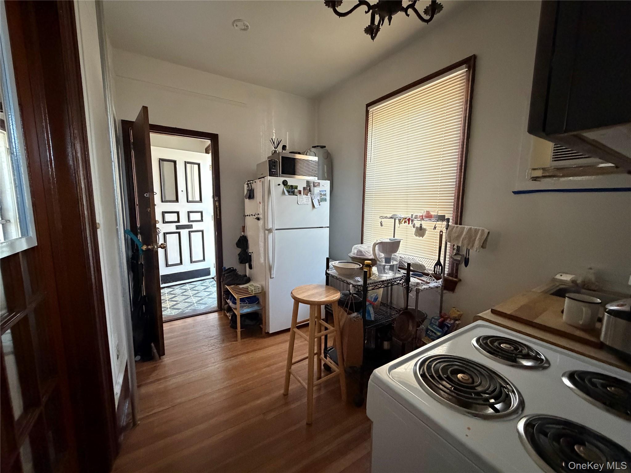 #19 photo, 40-36 69 Street, קווינס Woodside , NY 11377