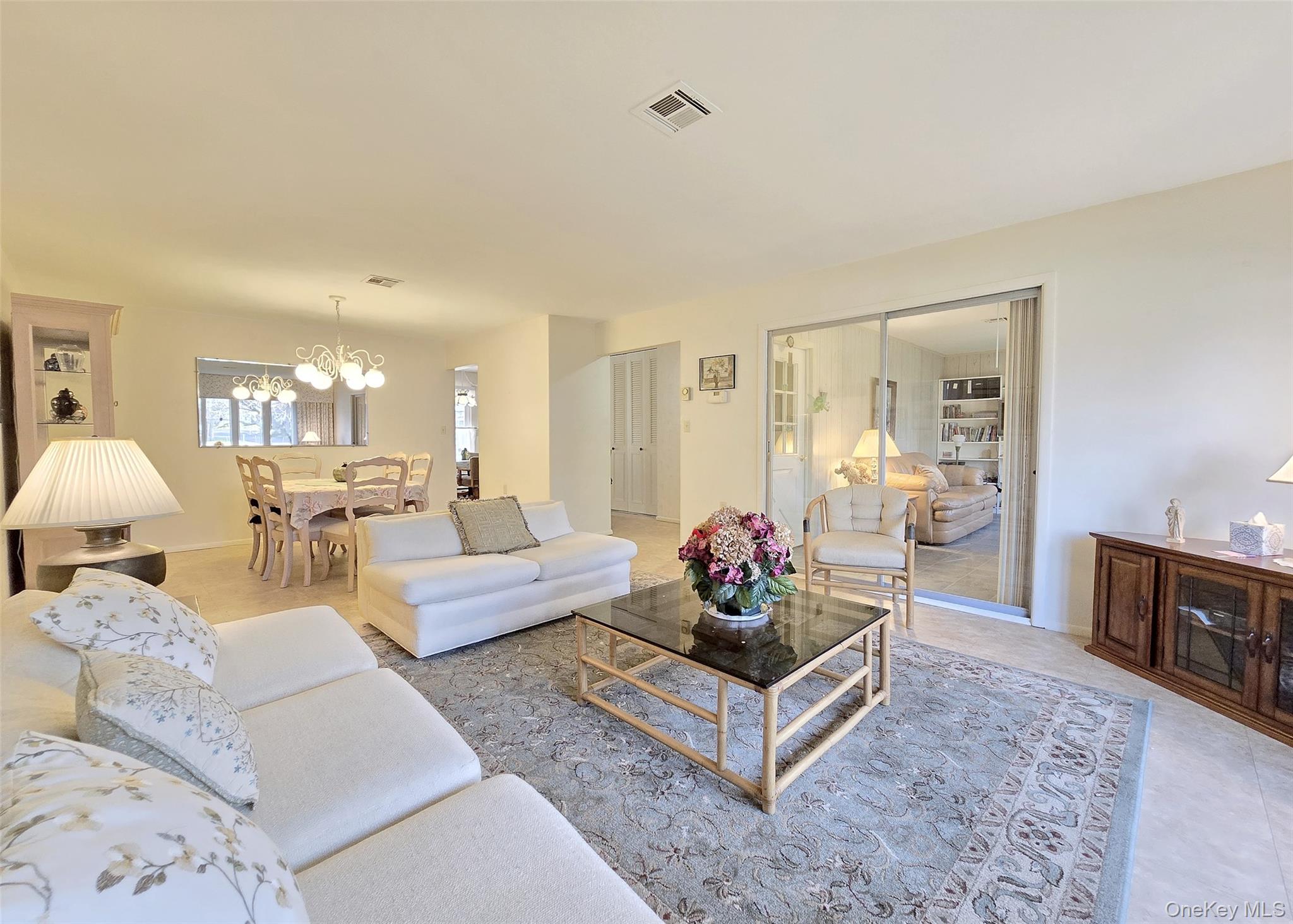 #5 photo, 289 Cardiff Court, 롱 아일랜드 Ridge , NY 11961