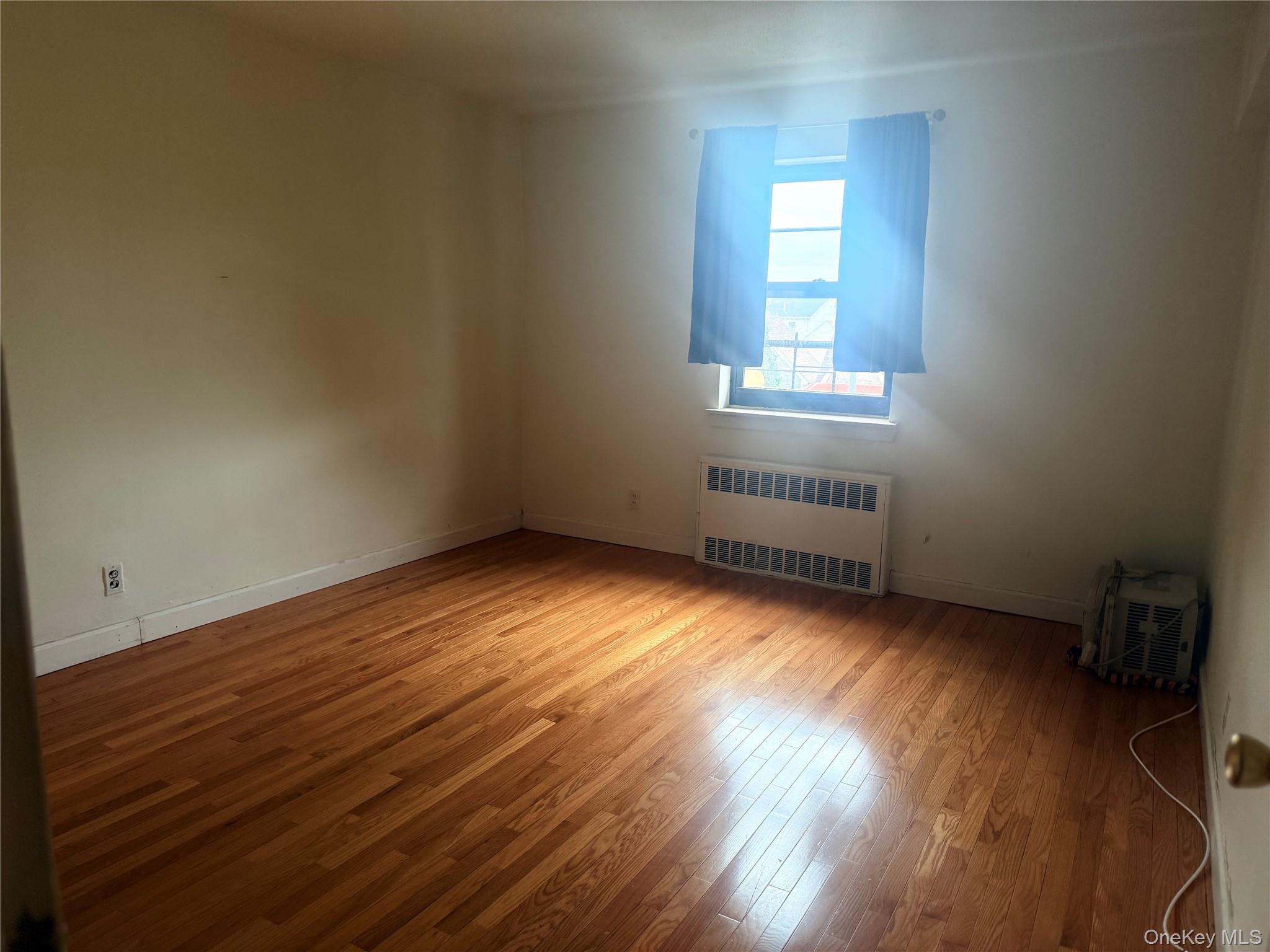 #9 photo, 147-14 84 Road, Briarwood , NY 11435