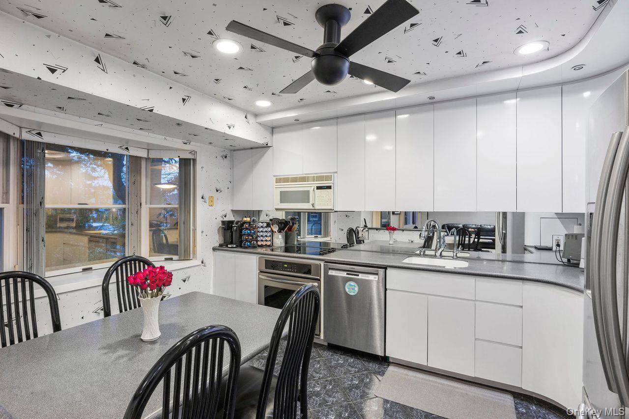 #16 photo, 2545 Horace Court, 长岛 Bellmore , NY 11710