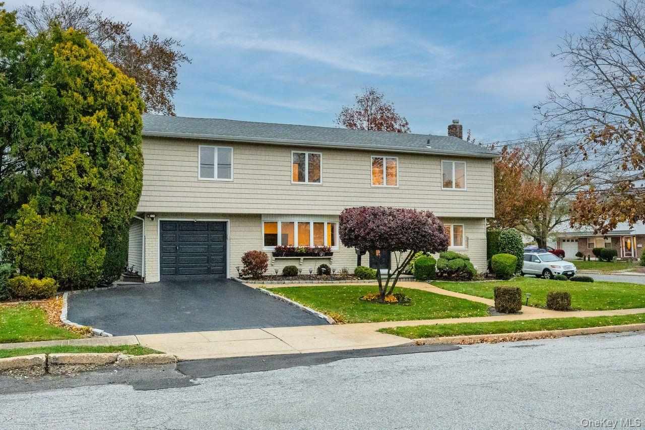 #2 photo, 2545 Horace Court, 长岛 Bellmore , NY 11710