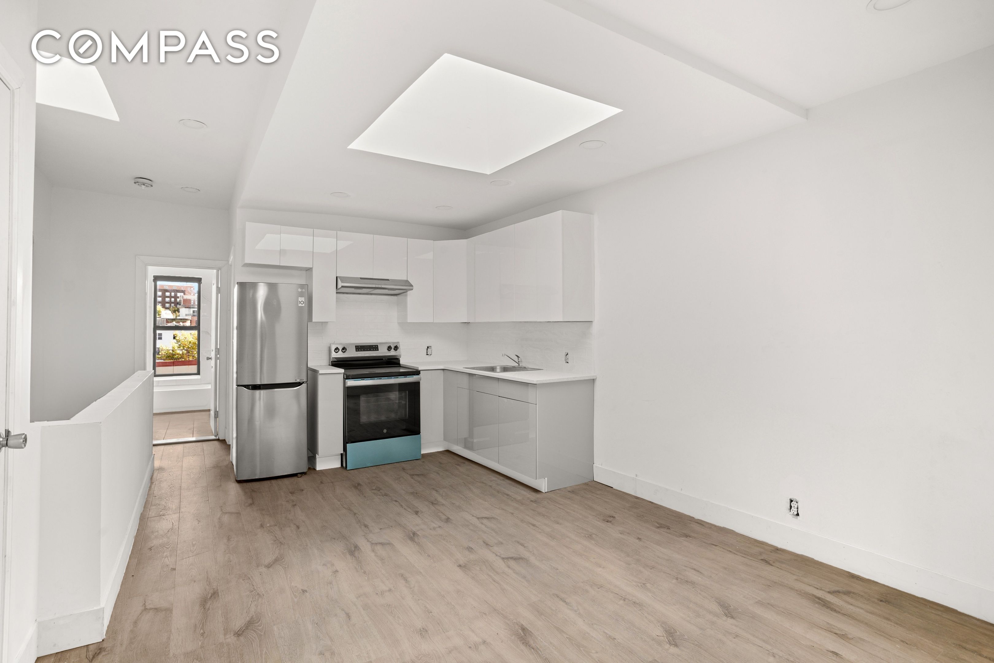 #4 photo, 1042 Hall Place, Longwood , NY 10459