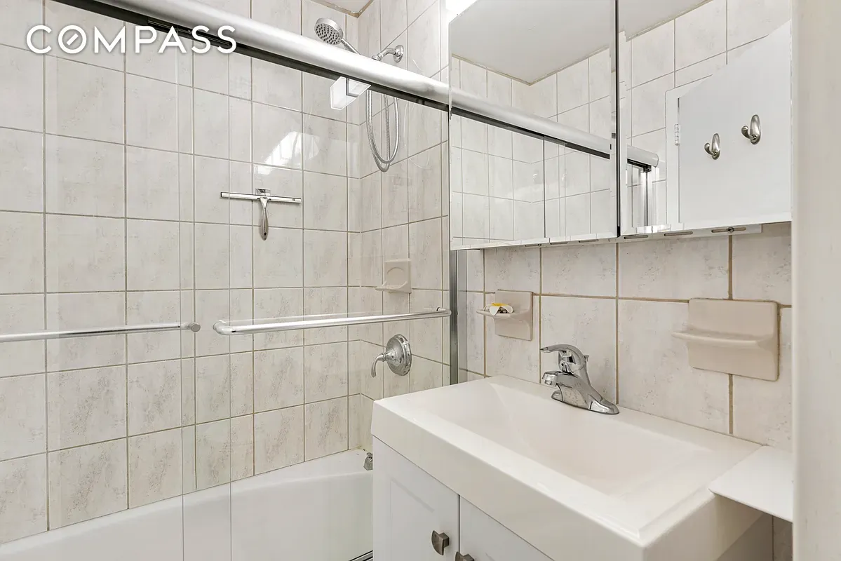 #8 photo, 1160 3rd Avenue, Lenox Hill , NY 10065