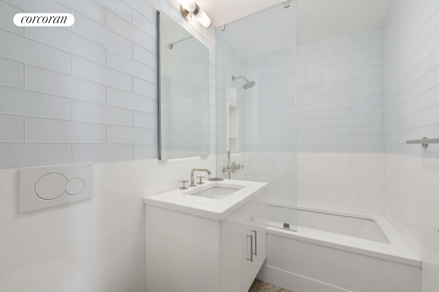 #19 photo, New York City, Midtown , NY 10019