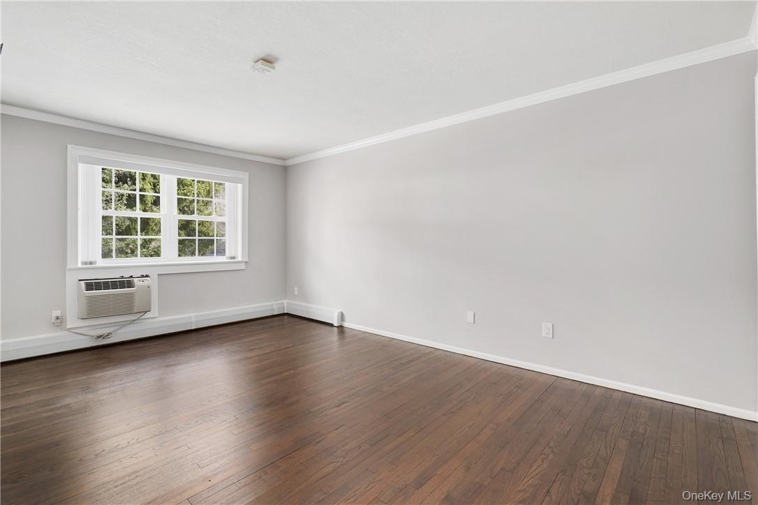 #8 photo, 114 Nottingham Road, Bedford Hills , NY 10507