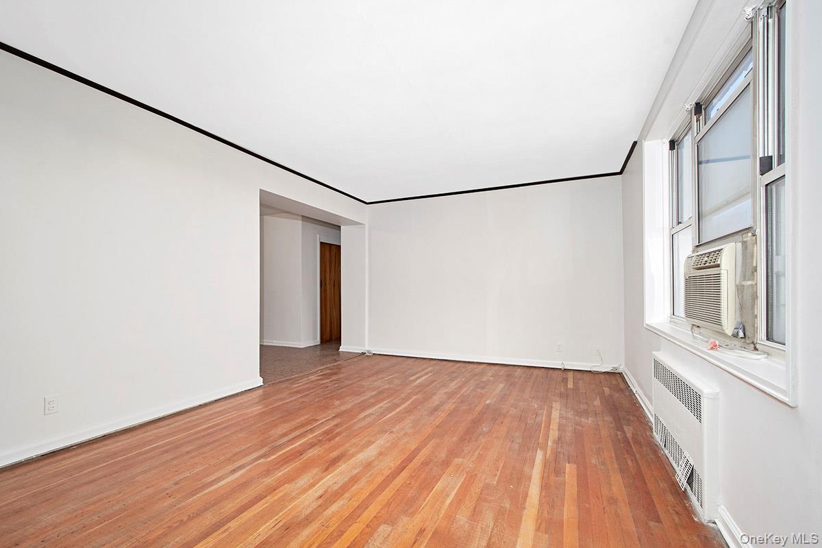 #11 photo, 27-10 Parsons Boulevard, Куинс ‖ Flushing , NY 11354